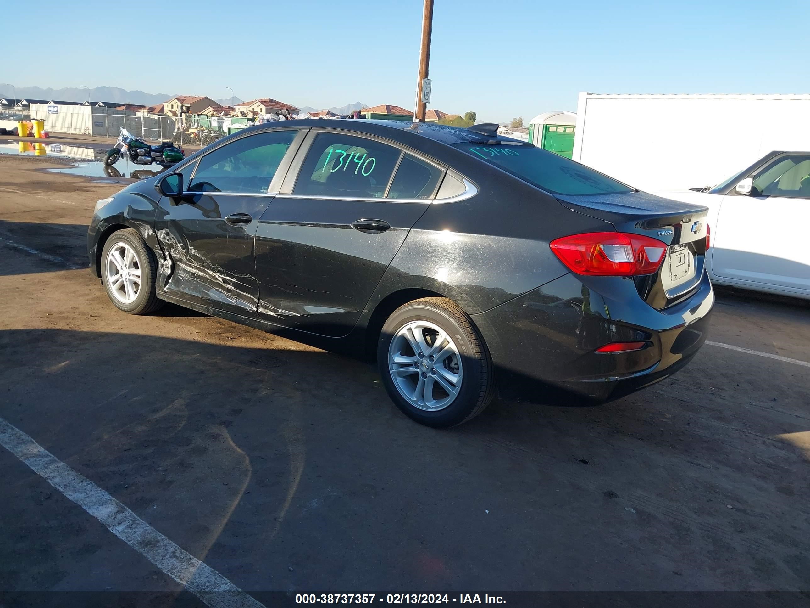 Photo 2 VIN: 1G1BE5SM2H7127643 - CHEVROLET CRUZE 