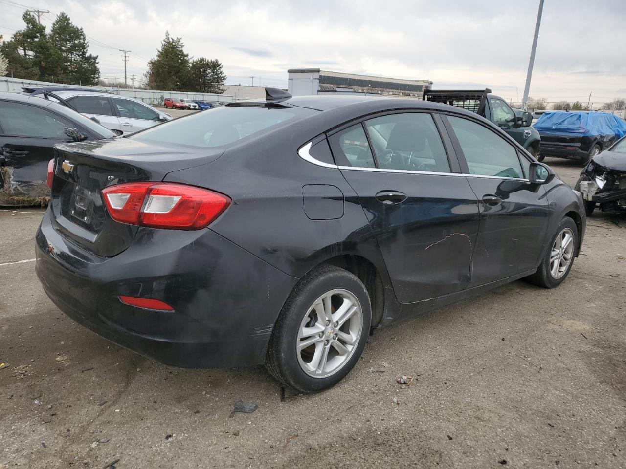 Photo 2 VIN: 1G1BE5SM2J7167484 - CHEVROLET CRUZE 