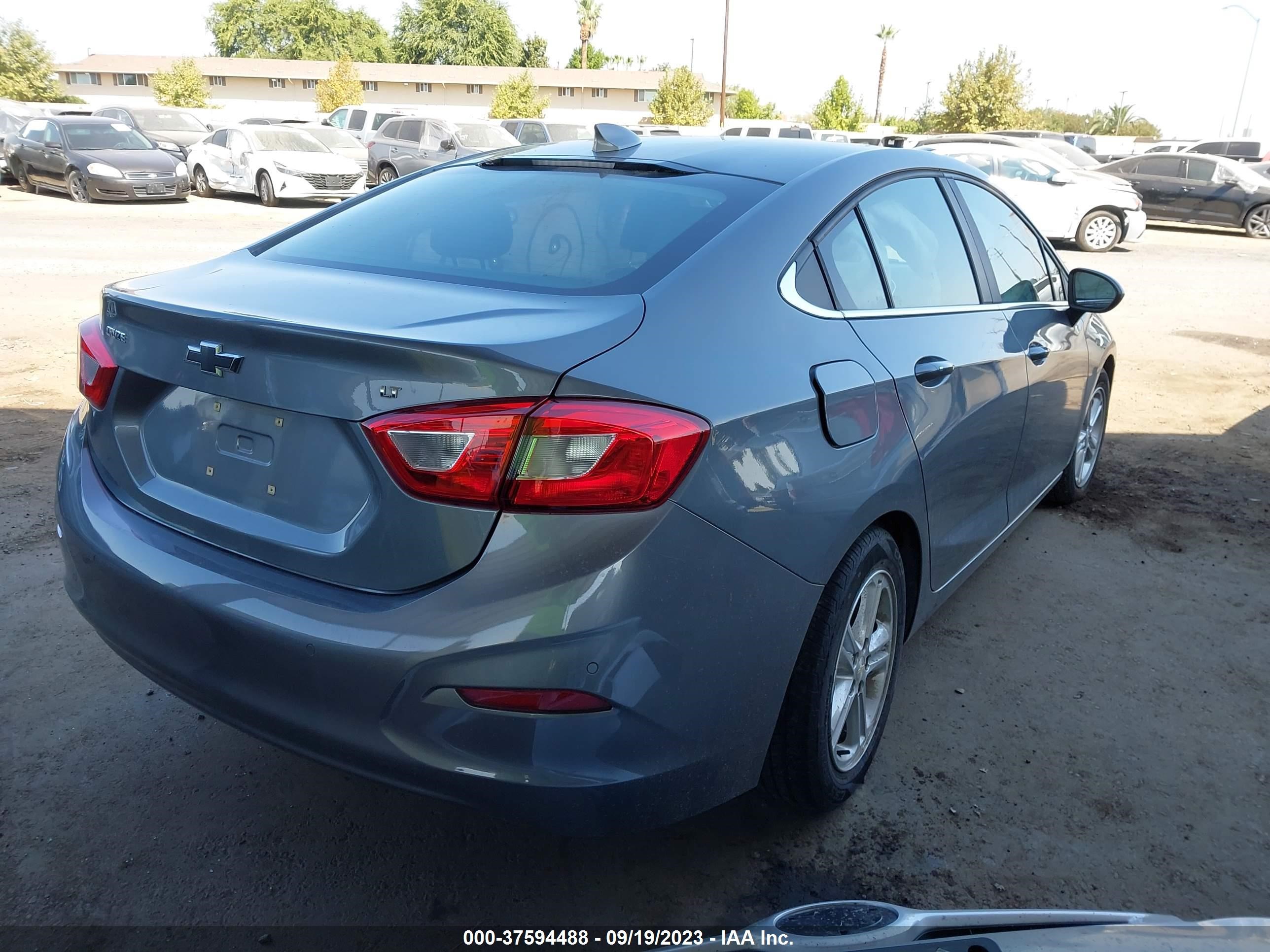 Photo 3 VIN: 1G1BE5SM2J7243351 - CHEVROLET CRUZE 