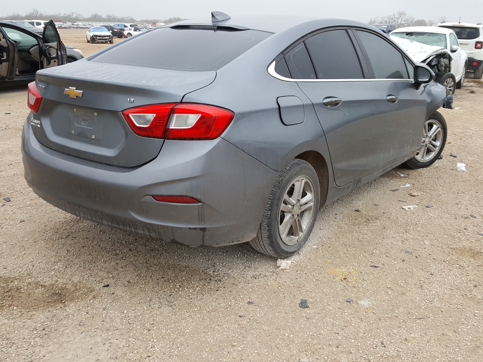 Photo 3 VIN: 1G1BE5SM3J7124949 - CHEVROLET CRUZE LT 