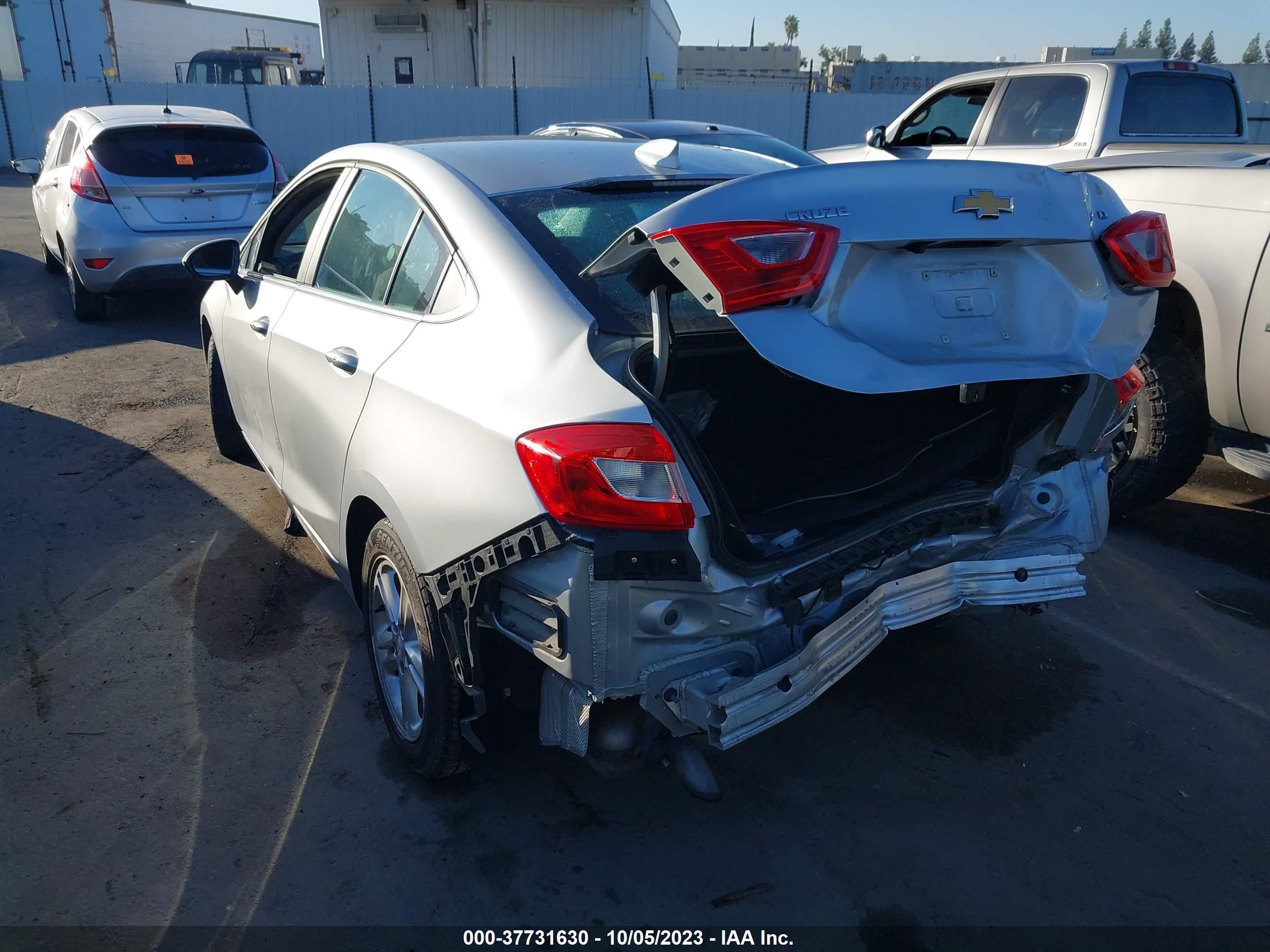 Photo 2 VIN: 1G1BE5SM4H7123125 - CHEVROLET CRUZE 