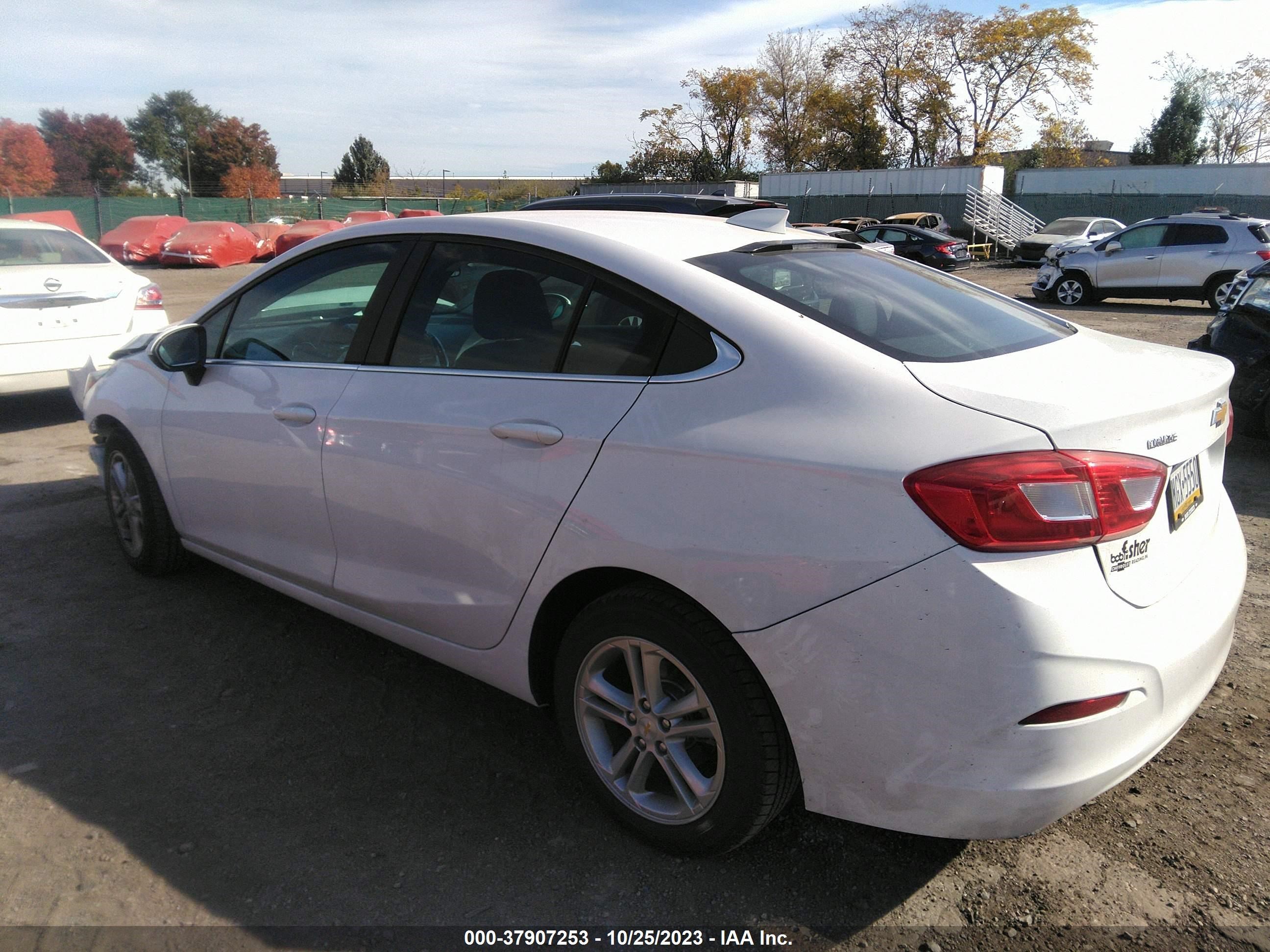 Photo 2 VIN: 1G1BE5SM4H7149160 - CHEVROLET CRUZE 