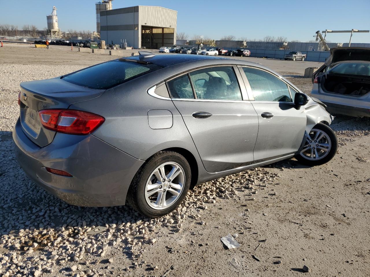 Photo 2 VIN: 1G1BE5SM4J7132462 - CHEVROLET CRUZE 