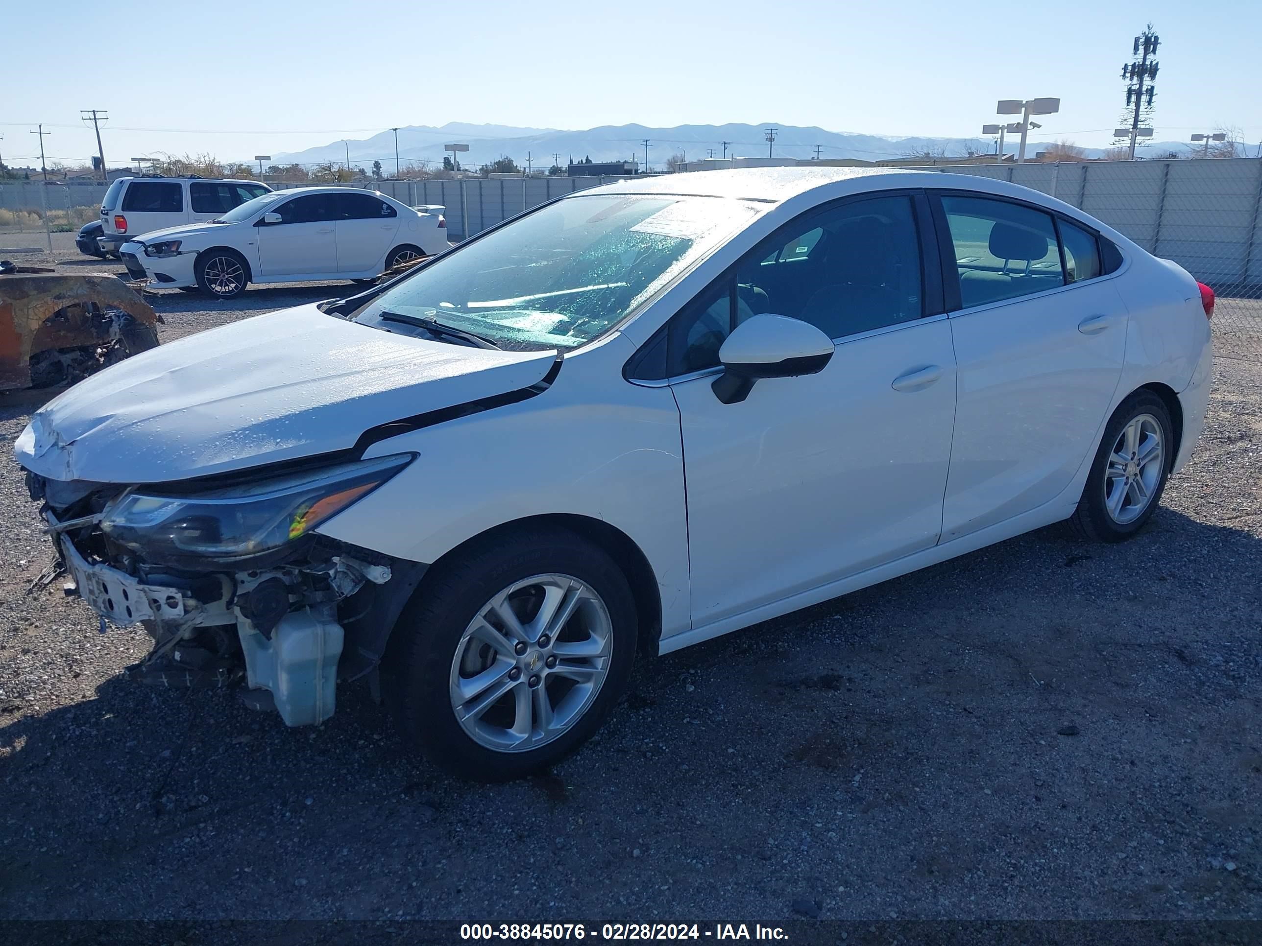 Photo 1 VIN: 1G1BE5SM4J7158351 - CHEVROLET CRUZE 