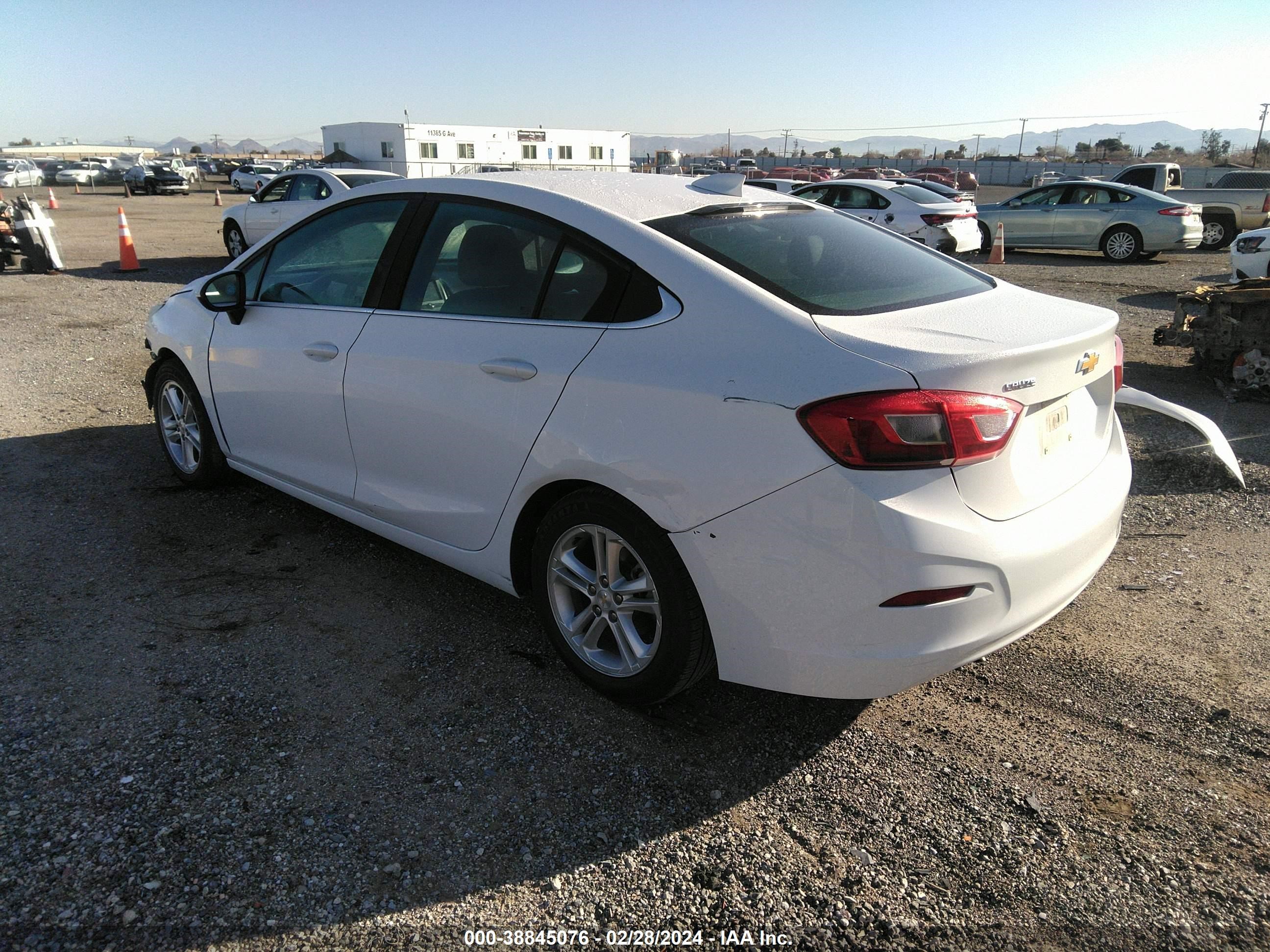 Photo 2 VIN: 1G1BE5SM4J7158351 - CHEVROLET CRUZE 