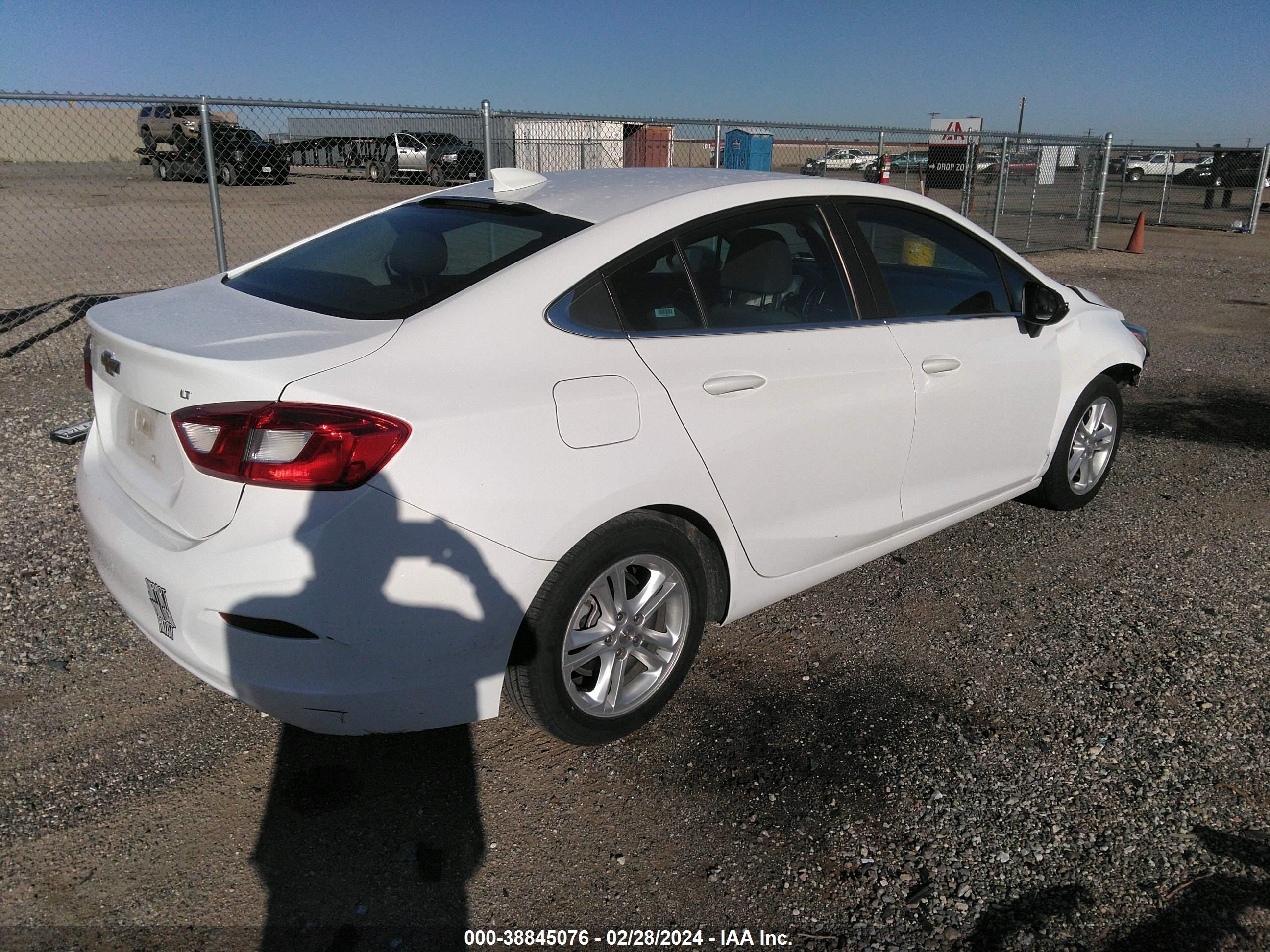 Photo 3 VIN: 1G1BE5SM4J7158351 - CHEVROLET CRUZE 