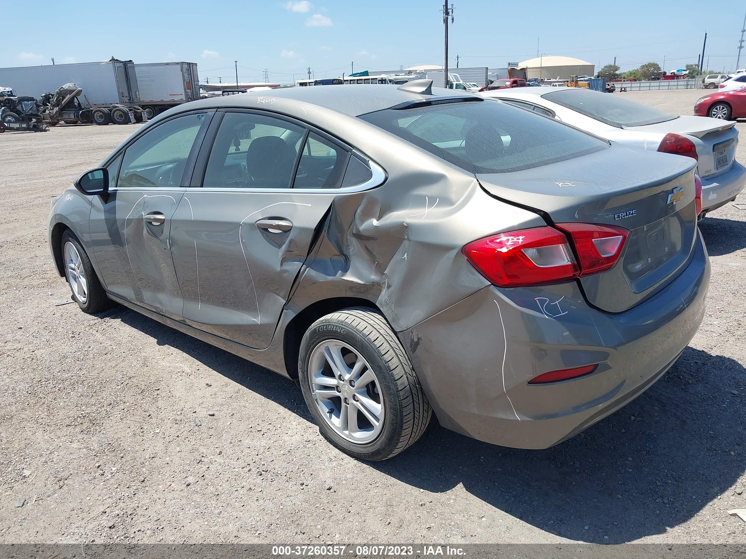 Photo 2 VIN: 1G1BE5SM4J7212666 - CHEVROLET CRUZE 