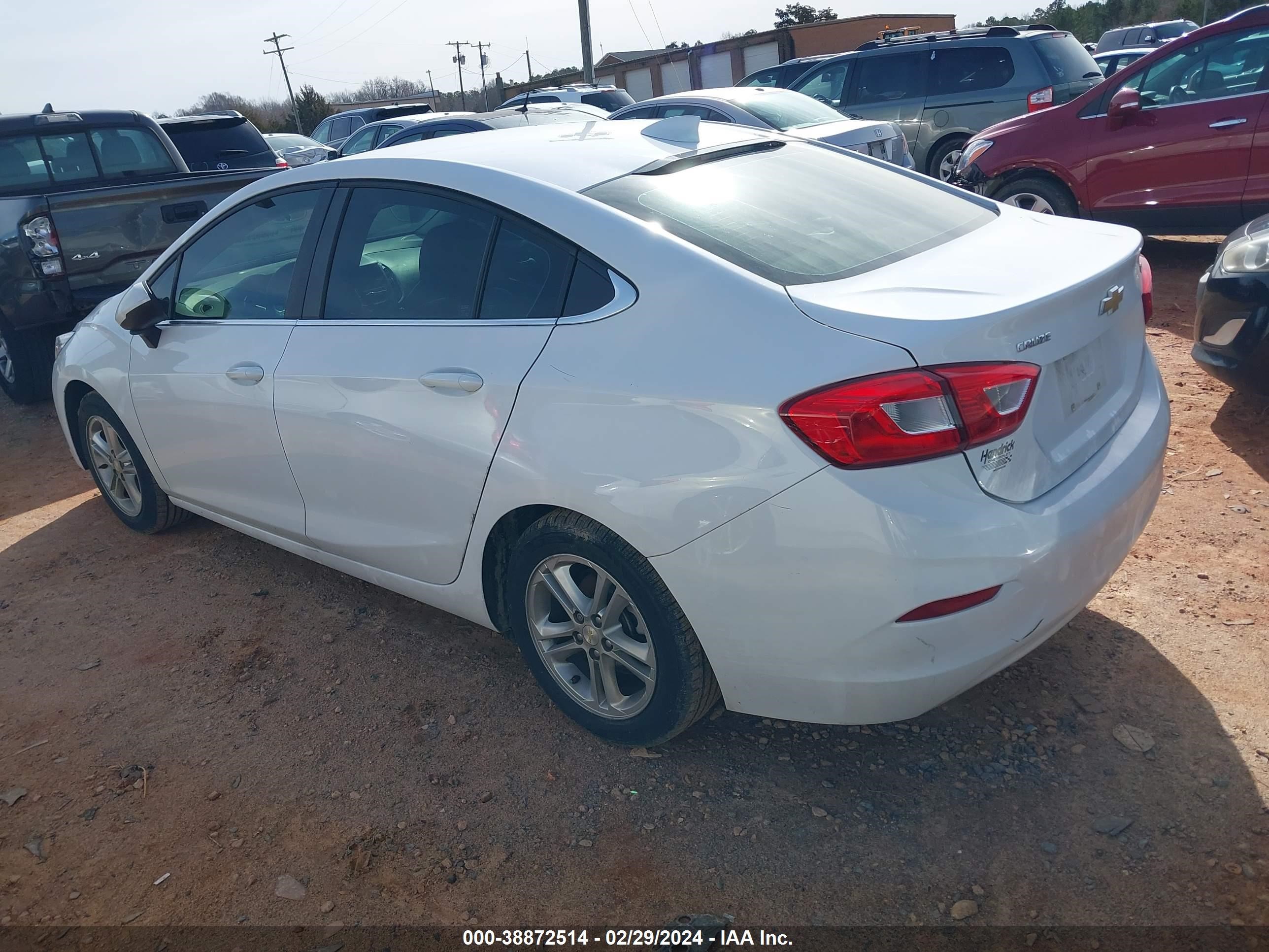 Photo 2 VIN: 1G1BE5SM4J7240175 - CHEVROLET CRUZE 