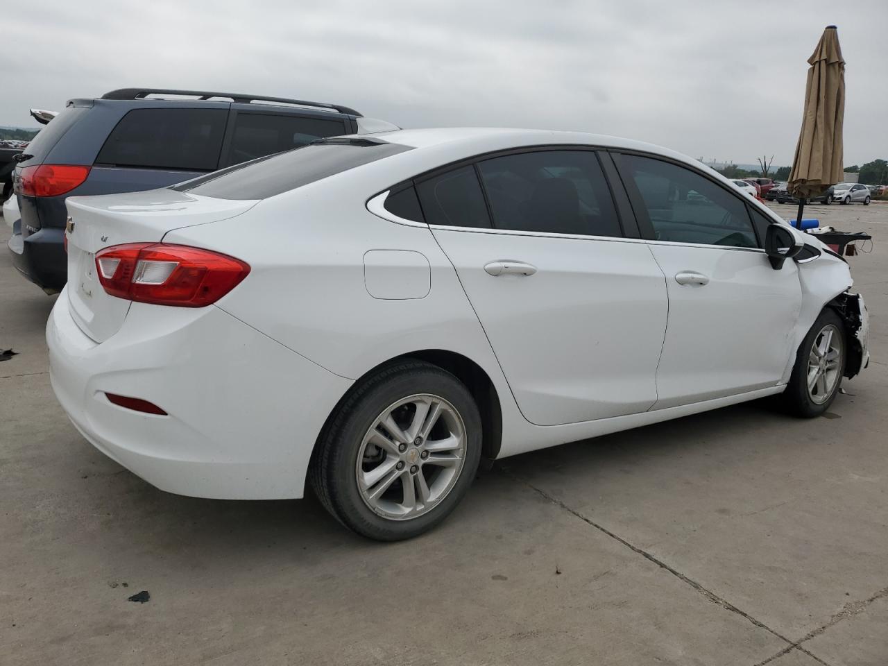 Photo 2 VIN: 1G1BE5SM5H7137731 - CHEVROLET CRUZE 