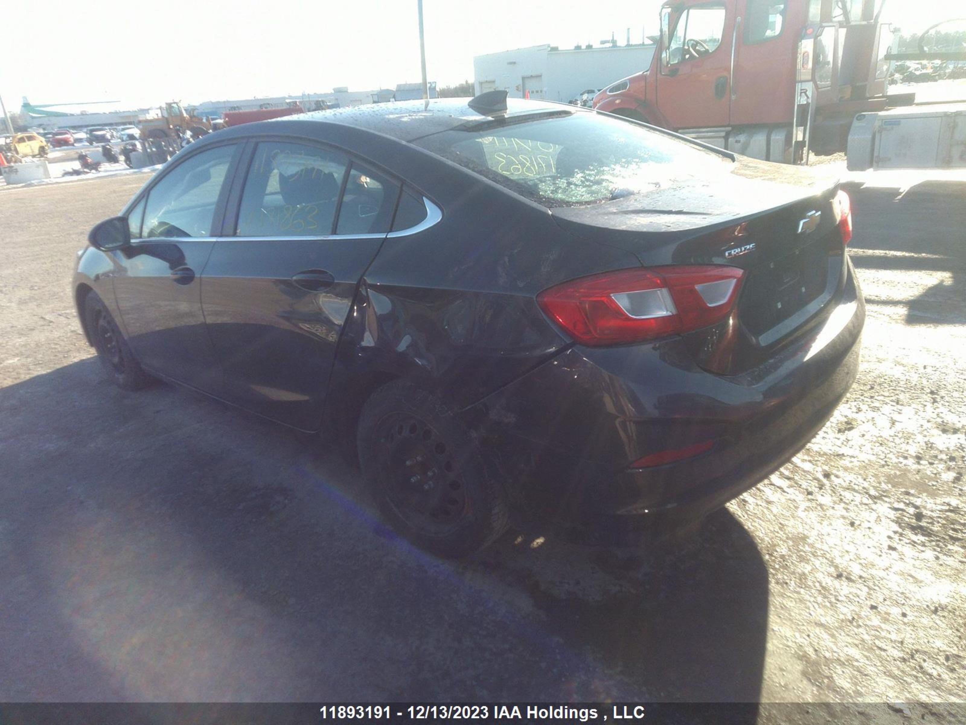 Photo 2 VIN: 1G1BE5SM5H7171863 - CHEVROLET CRUZE 