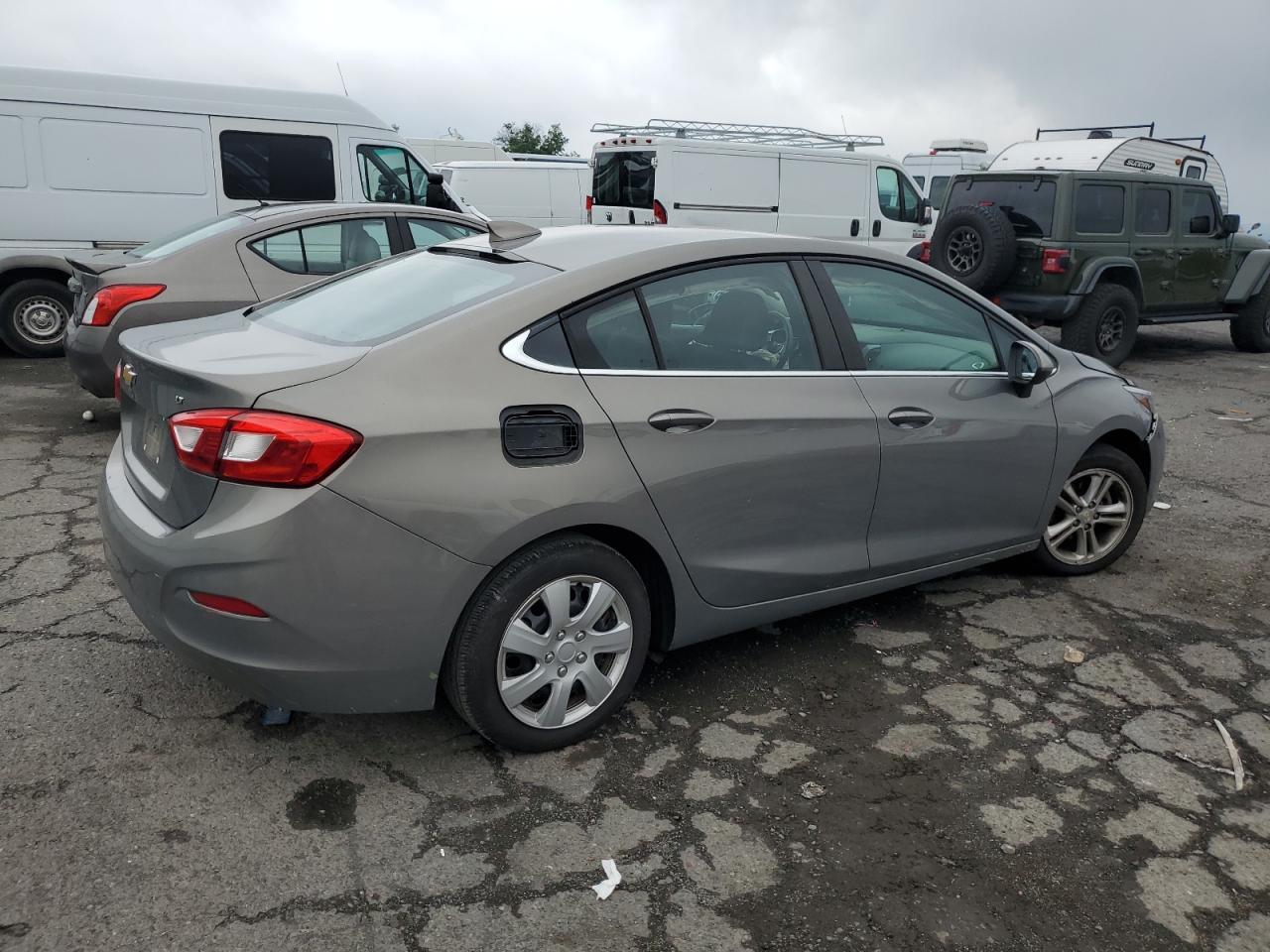 Photo 2 VIN: 1G1BE5SM5H7270179 - CHEVROLET CRUZE 