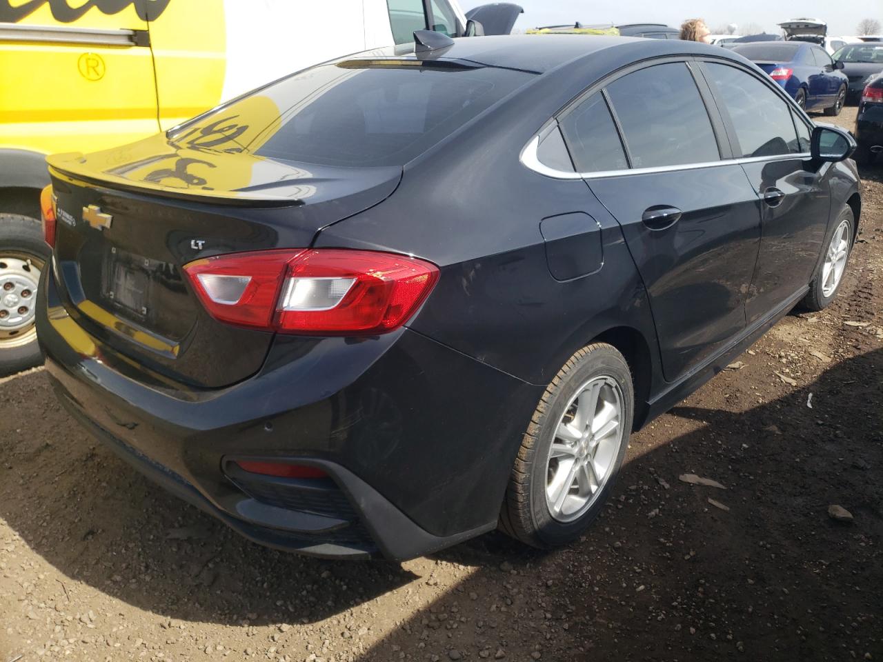 Photo 2 VIN: 1G1BE5SM5J7114987 - CHEVROLET CRUZE 