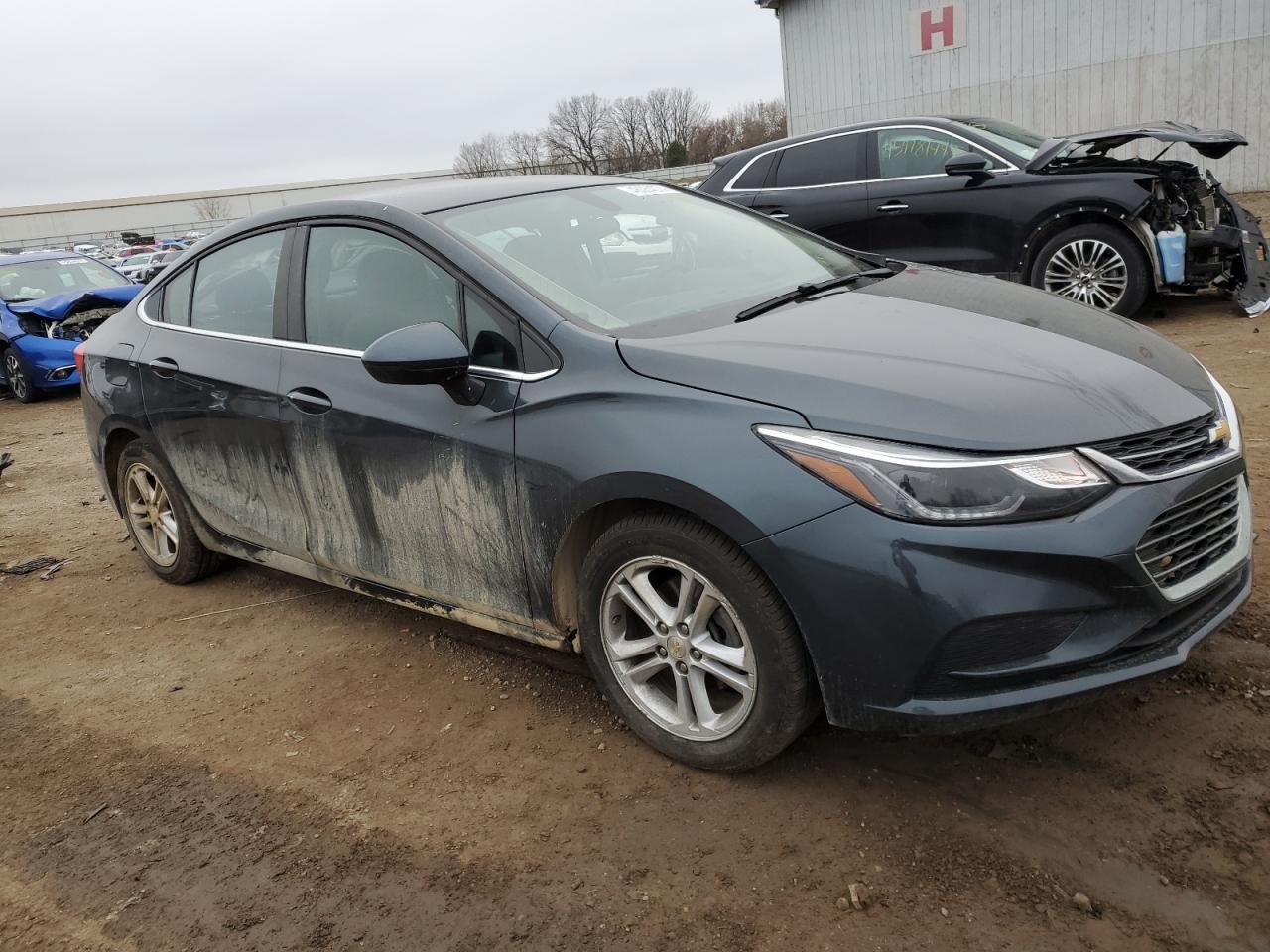 Photo 3 VIN: 1G1BE5SM5J7194095 - CHEVROLET CRUZE 