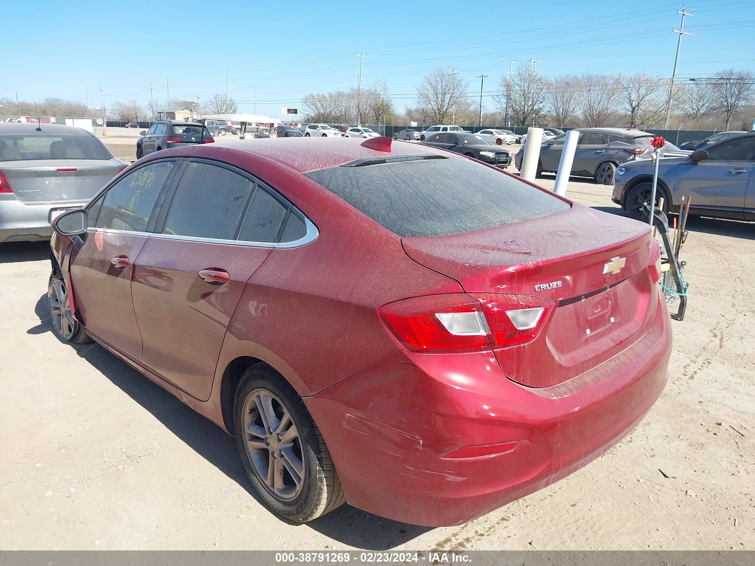 Photo 2 VIN: 1G1BE5SM5J7230870 - CHEVROLET CRUZE 