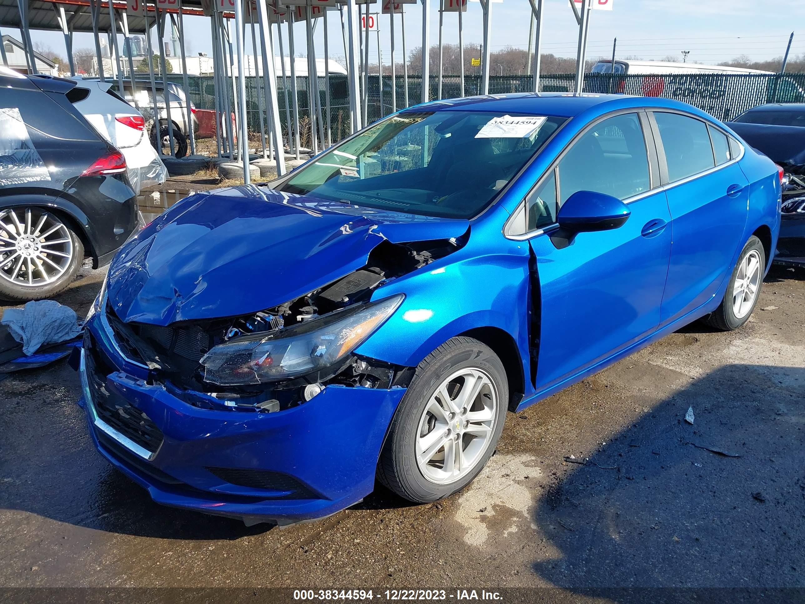 Photo 1 VIN: 1G1BE5SM6H7147572 - CHEVROLET CRUZE 