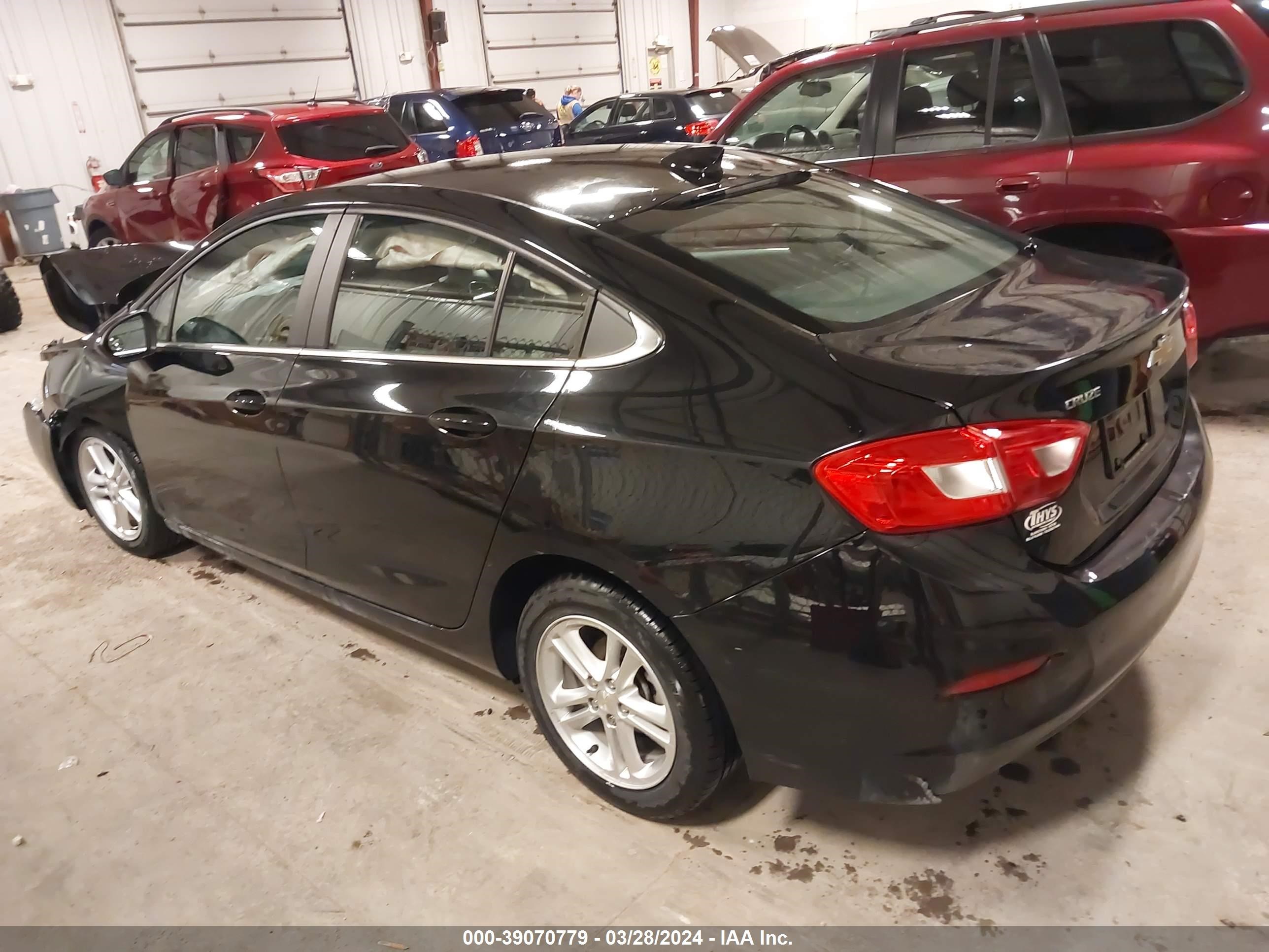 Photo 2 VIN: 1G1BE5SM6H7232654 - CHEVROLET CRUZE 