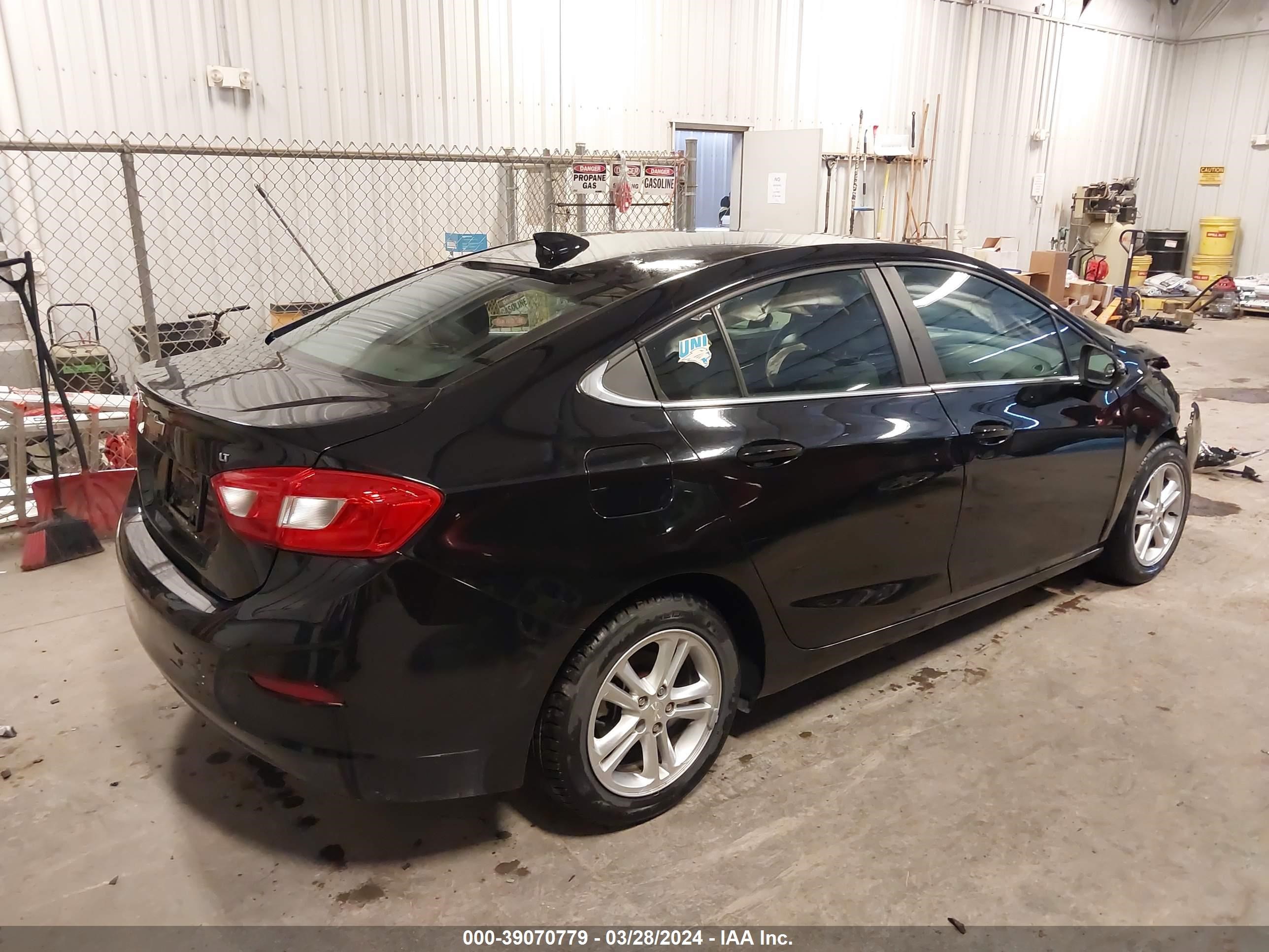 Photo 3 VIN: 1G1BE5SM6H7232654 - CHEVROLET CRUZE 