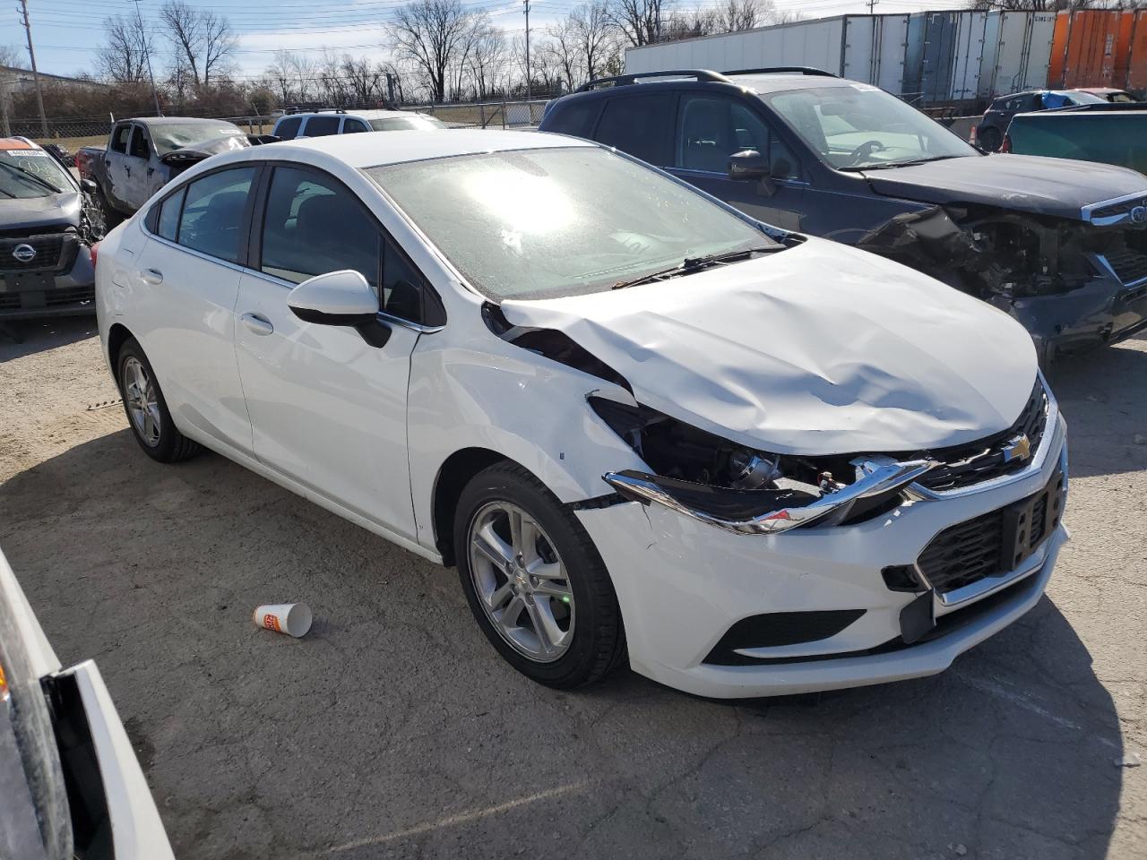 Photo 3 VIN: 1G1BE5SM6J7124198 - CHEVROLET CRUZE 