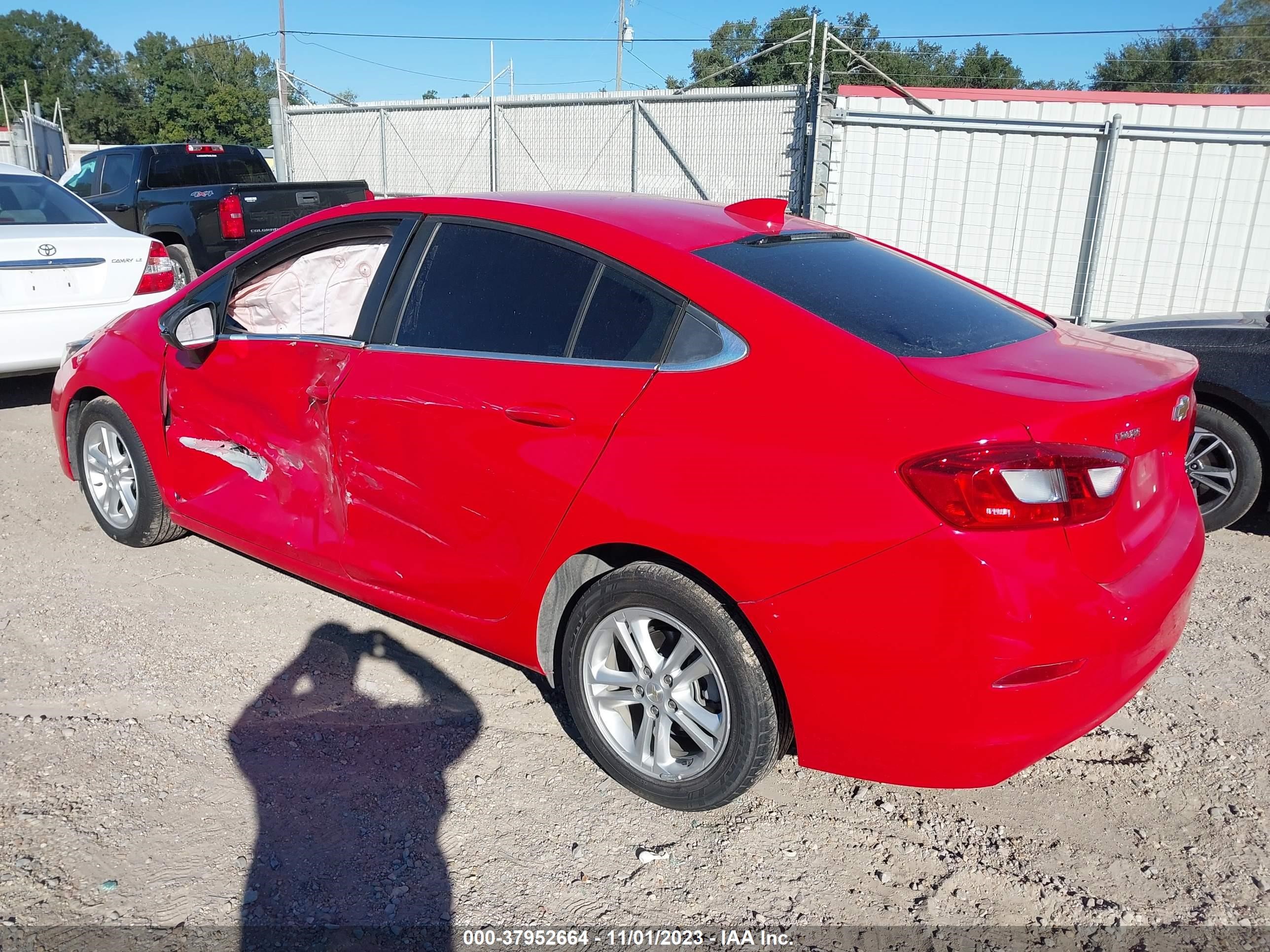 Photo 2 VIN: 1G1BE5SM6J7155936 - CHEVROLET CRUZE 