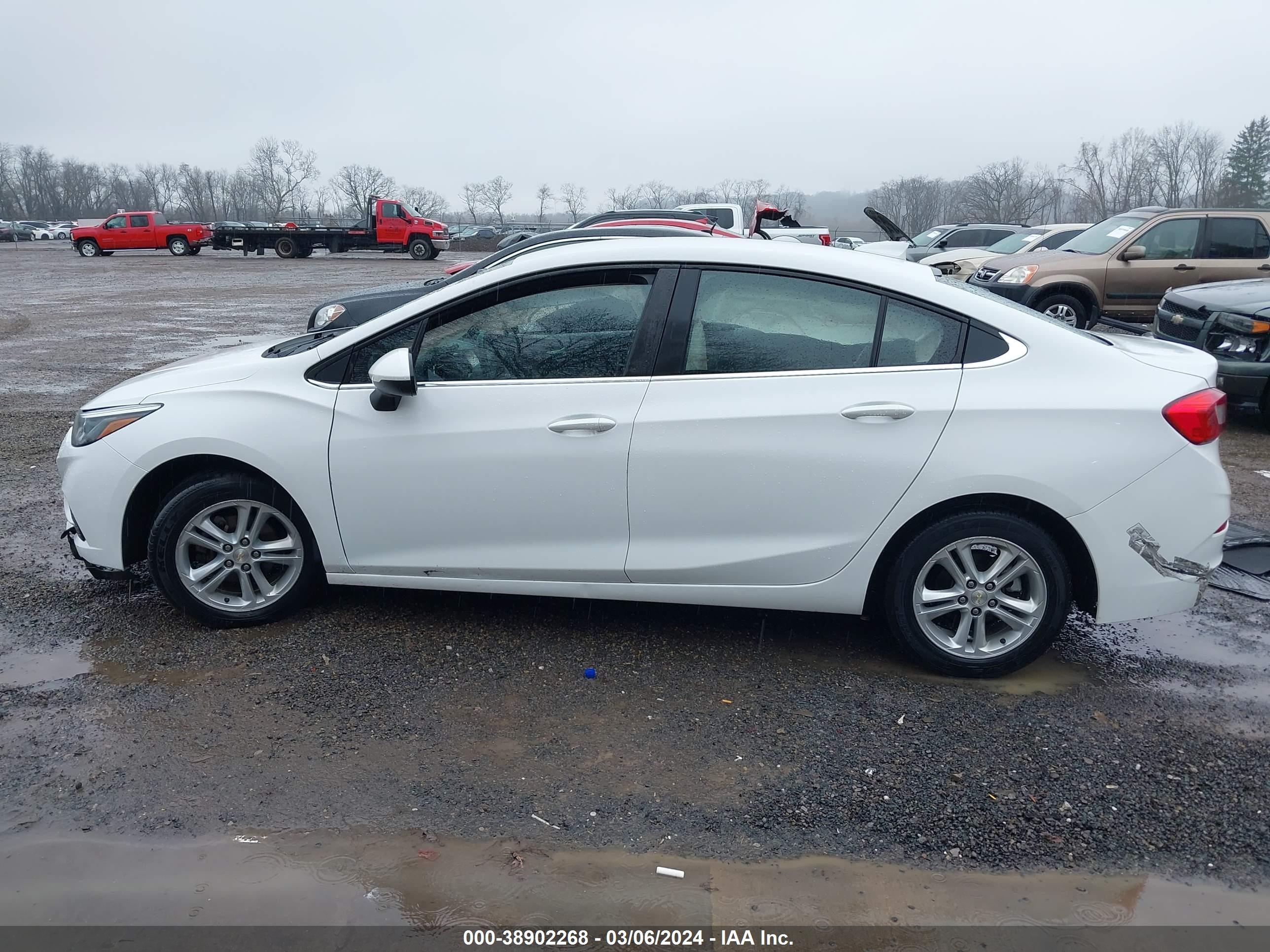 Photo 13 VIN: 1G1BE5SM6J7182120 - CHEVROLET CRUZE 