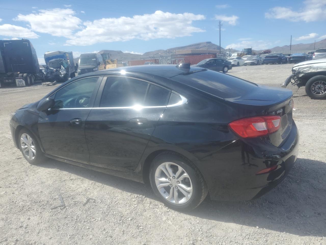 Photo 1 VIN: 1G1BE5SM6K7107208 - CHEVROLET CRUZE 