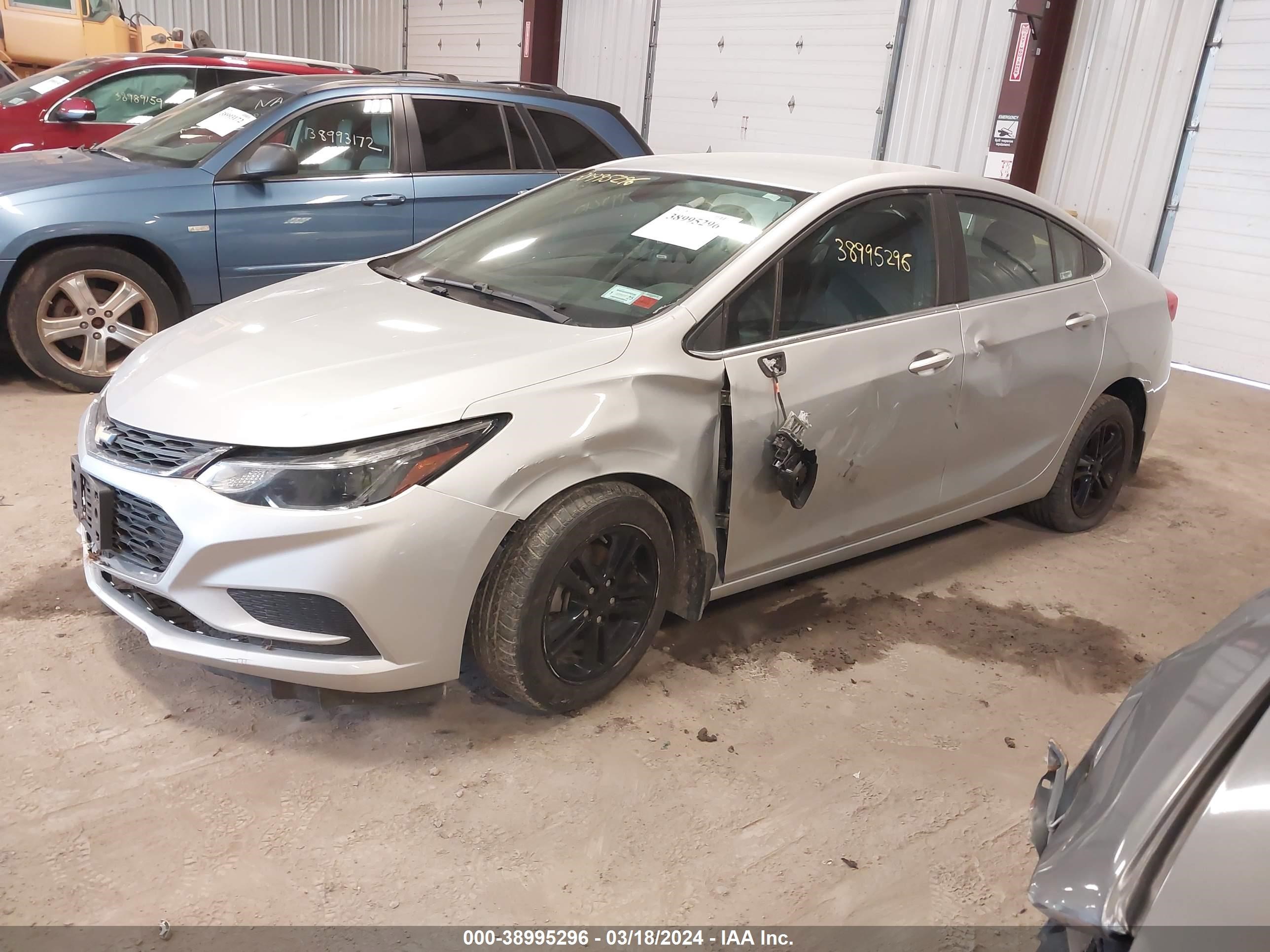 Photo 1 VIN: 1G1BE5SM7H7109977 - CHEVROLET CRUZE 