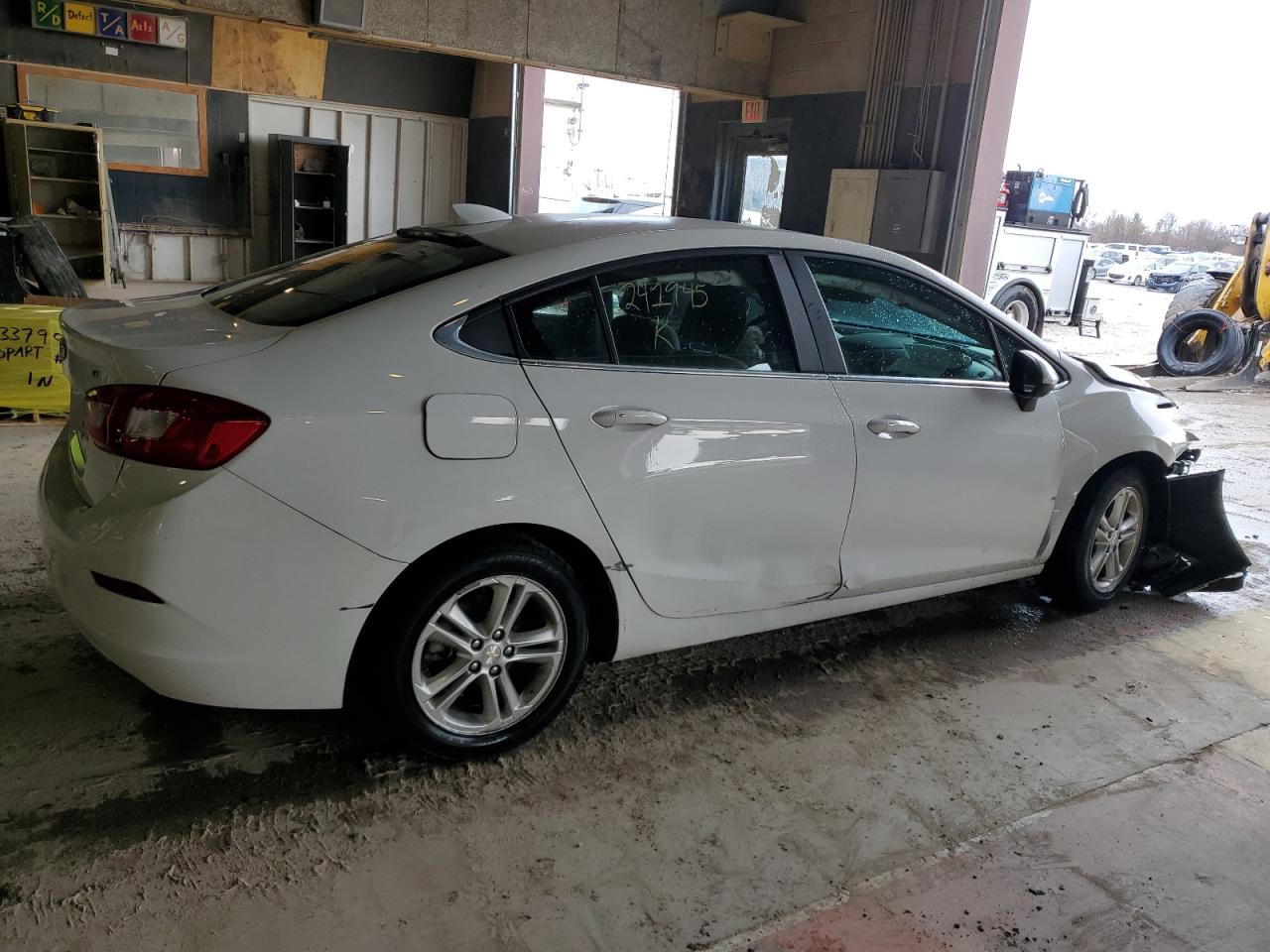 Photo 2 VIN: 1G1BE5SM7H7241945 - CHEVROLET CRUZE 