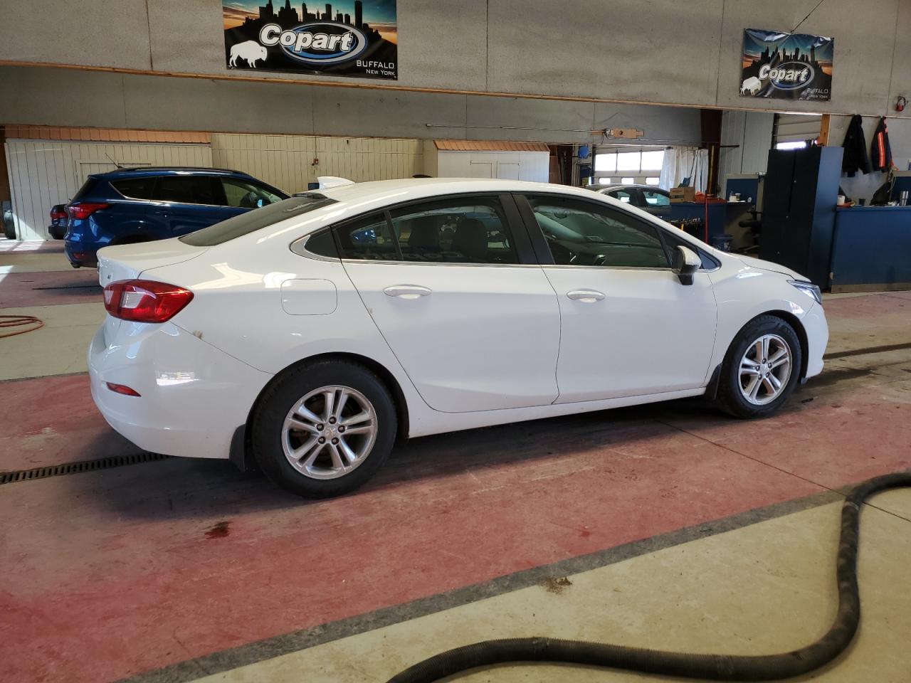 Photo 2 VIN: 1G1BE5SM7J7117678 - CHEVROLET CRUZE 