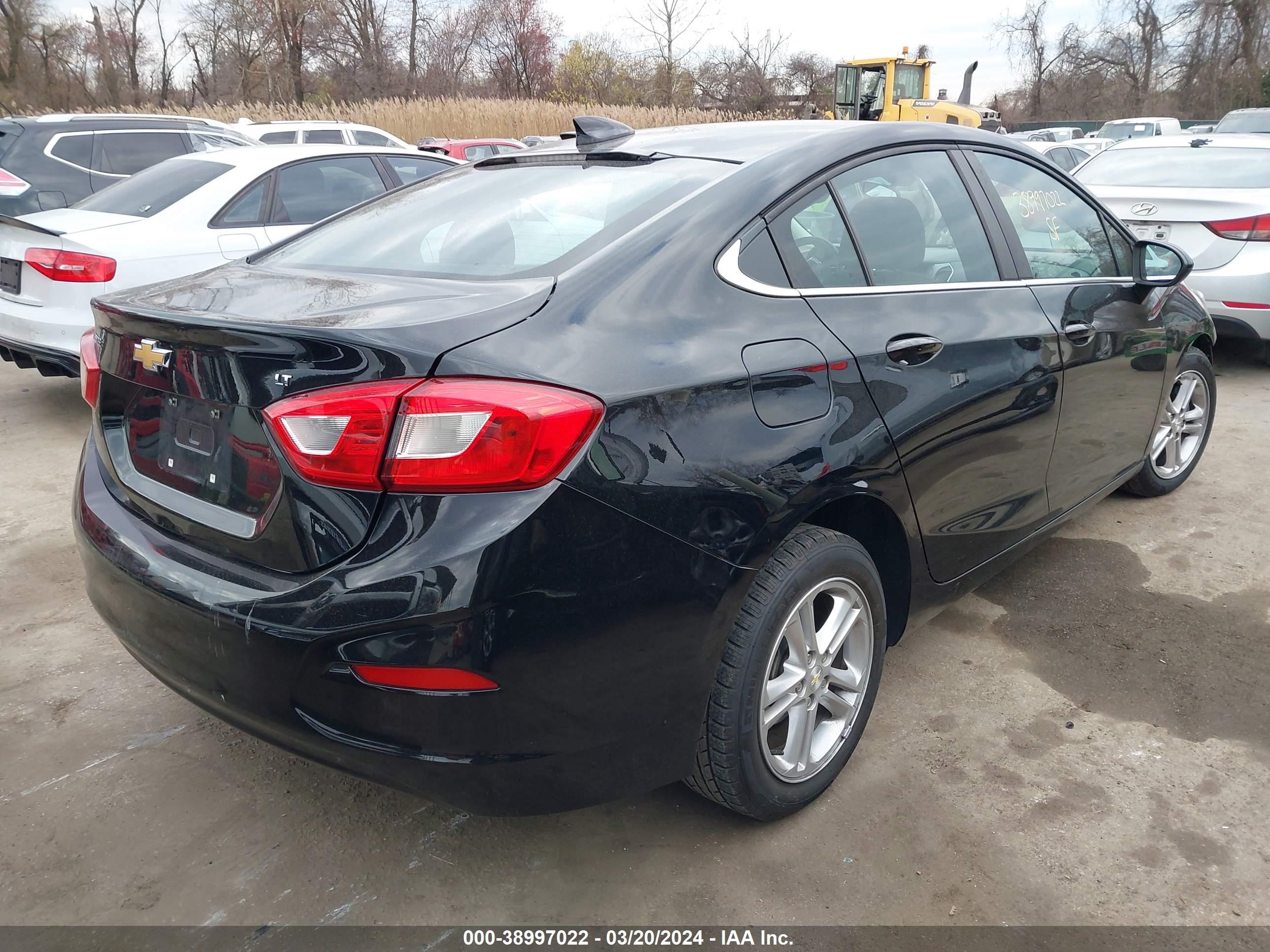 Photo 3 VIN: 1G1BE5SM7J7134657 - CHEVROLET CRUZE 