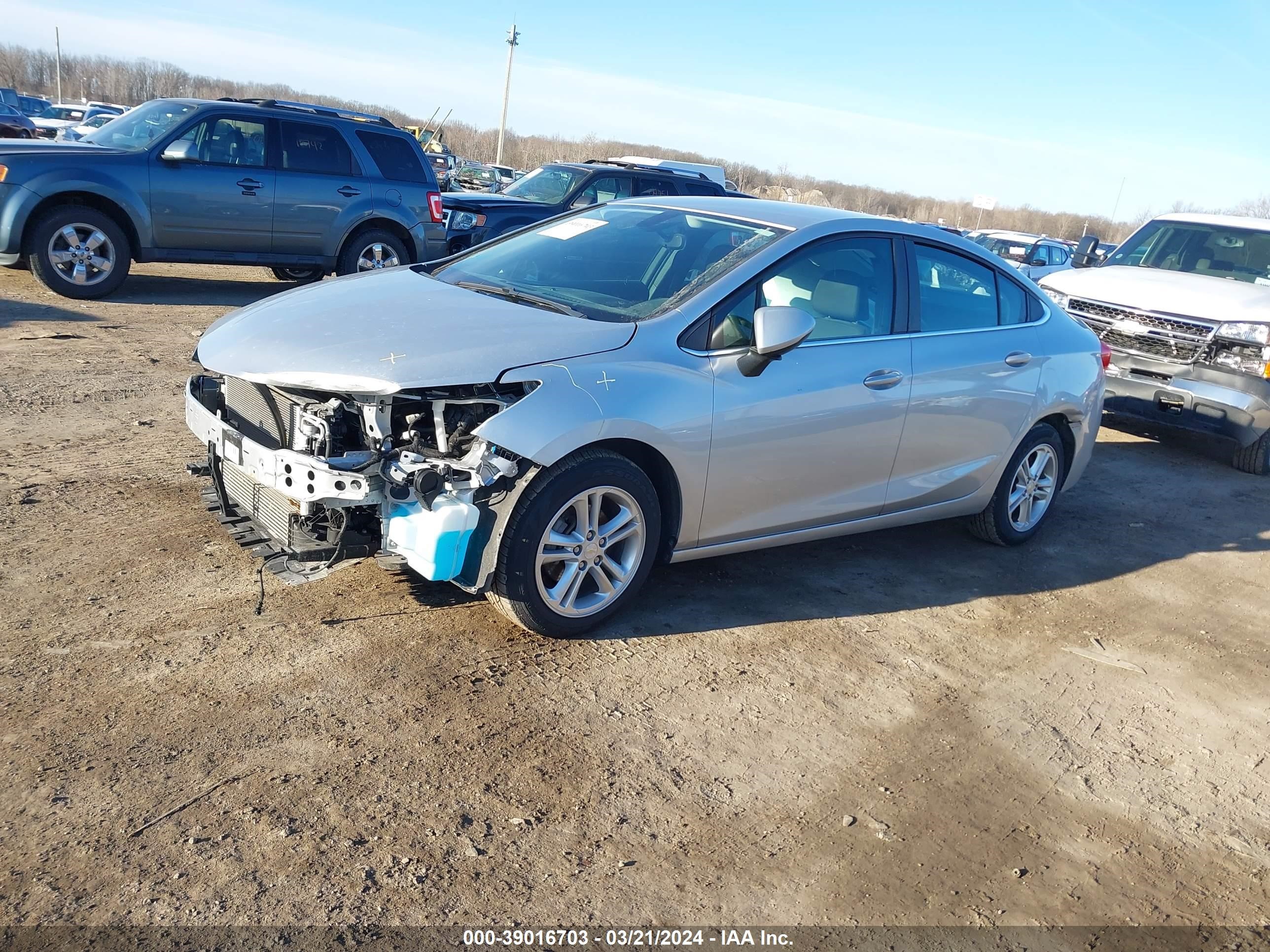 Photo 1 VIN: 1G1BE5SM7J7185463 - CHEVROLET CRUZE 