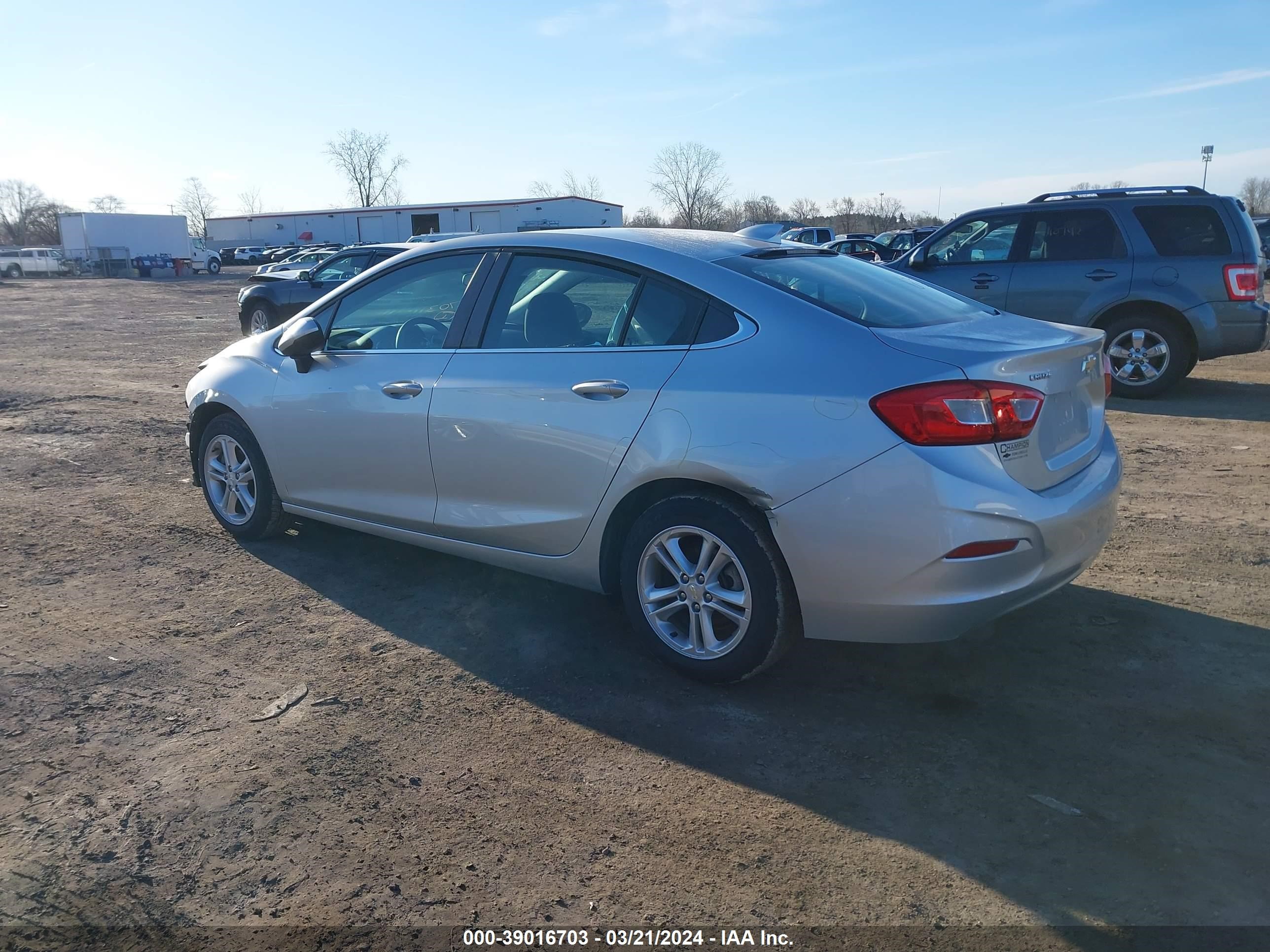 Photo 2 VIN: 1G1BE5SM7J7185463 - CHEVROLET CRUZE 