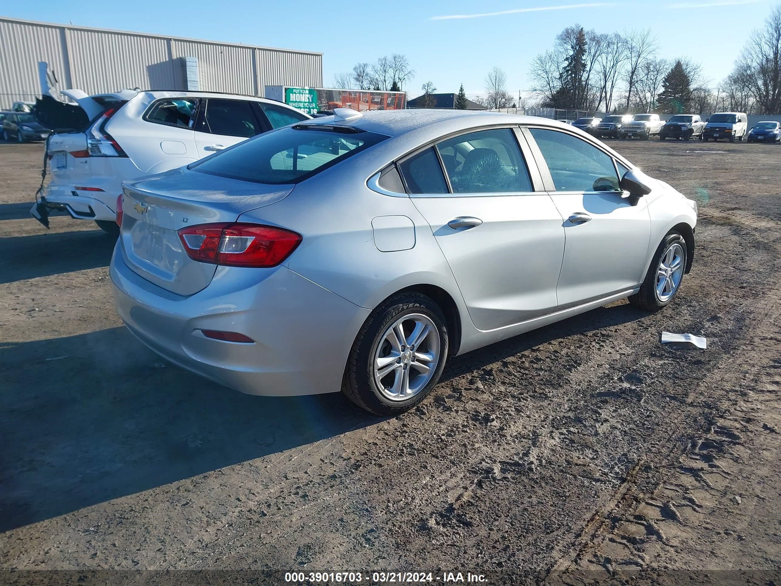 Photo 3 VIN: 1G1BE5SM7J7185463 - CHEVROLET CRUZE 