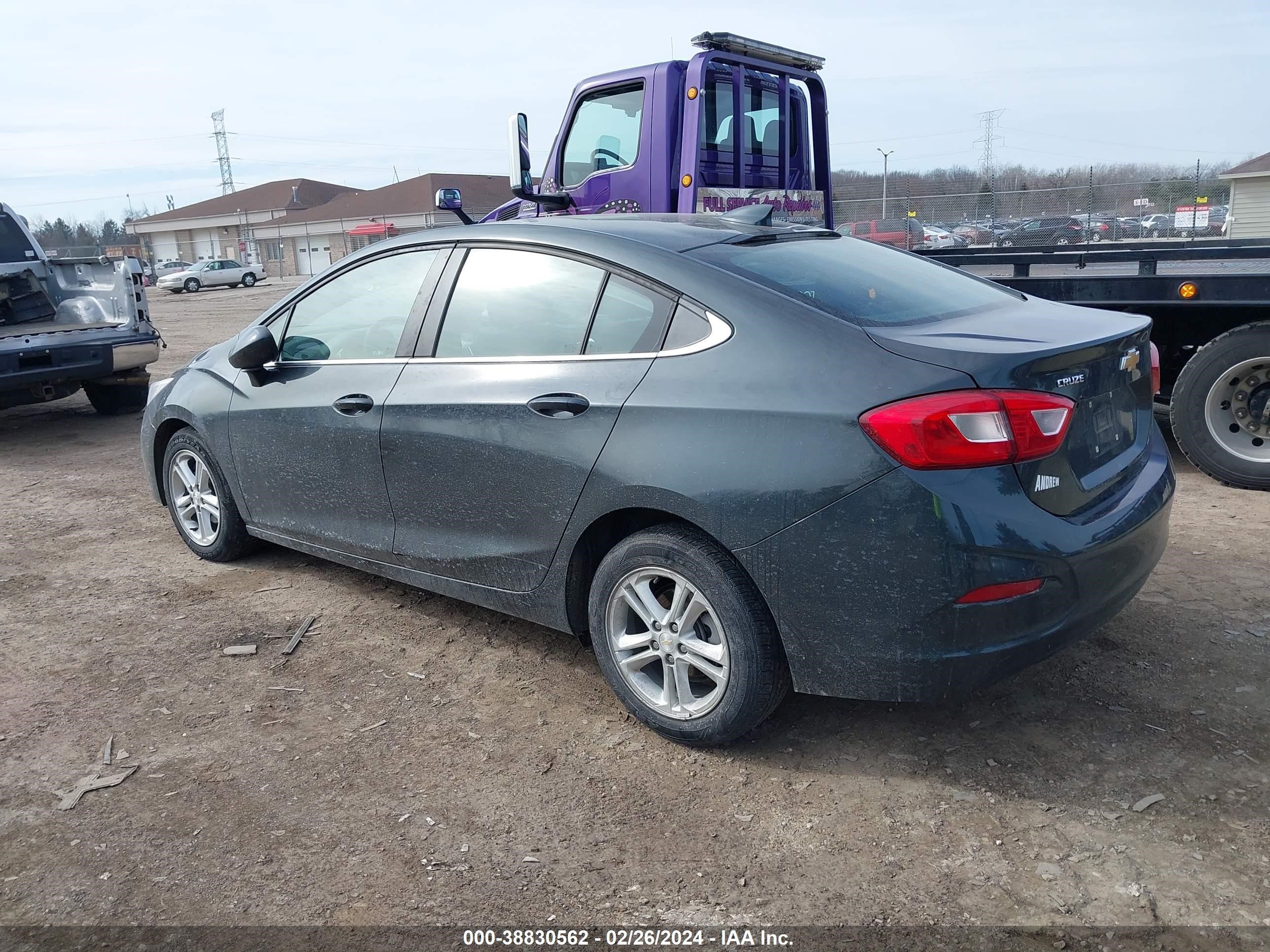 Photo 2 VIN: 1G1BE5SM7J7195720 - CHEVROLET CRUZE 