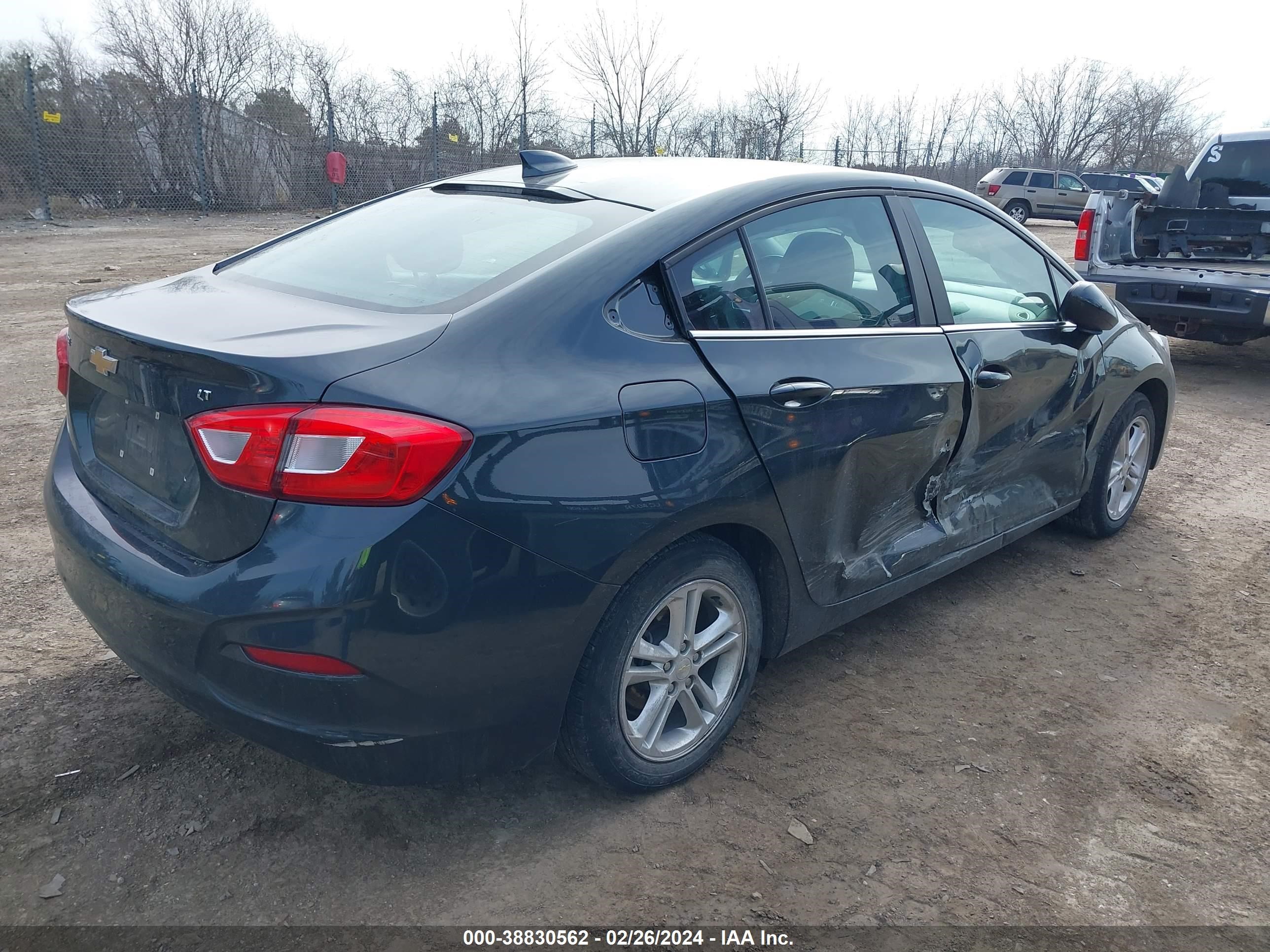 Photo 3 VIN: 1G1BE5SM7J7195720 - CHEVROLET CRUZE 