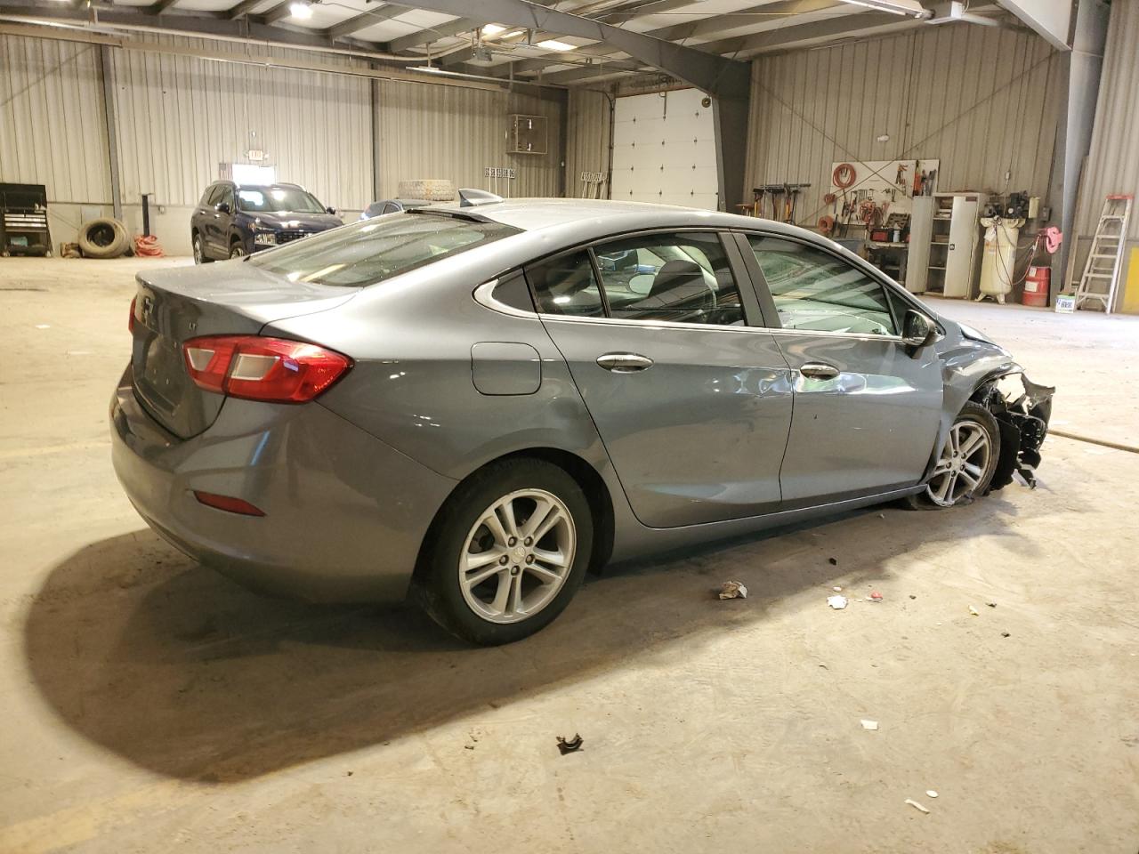 Photo 2 VIN: 1G1BE5SM7J7203217 - CHEVROLET CRUZE 