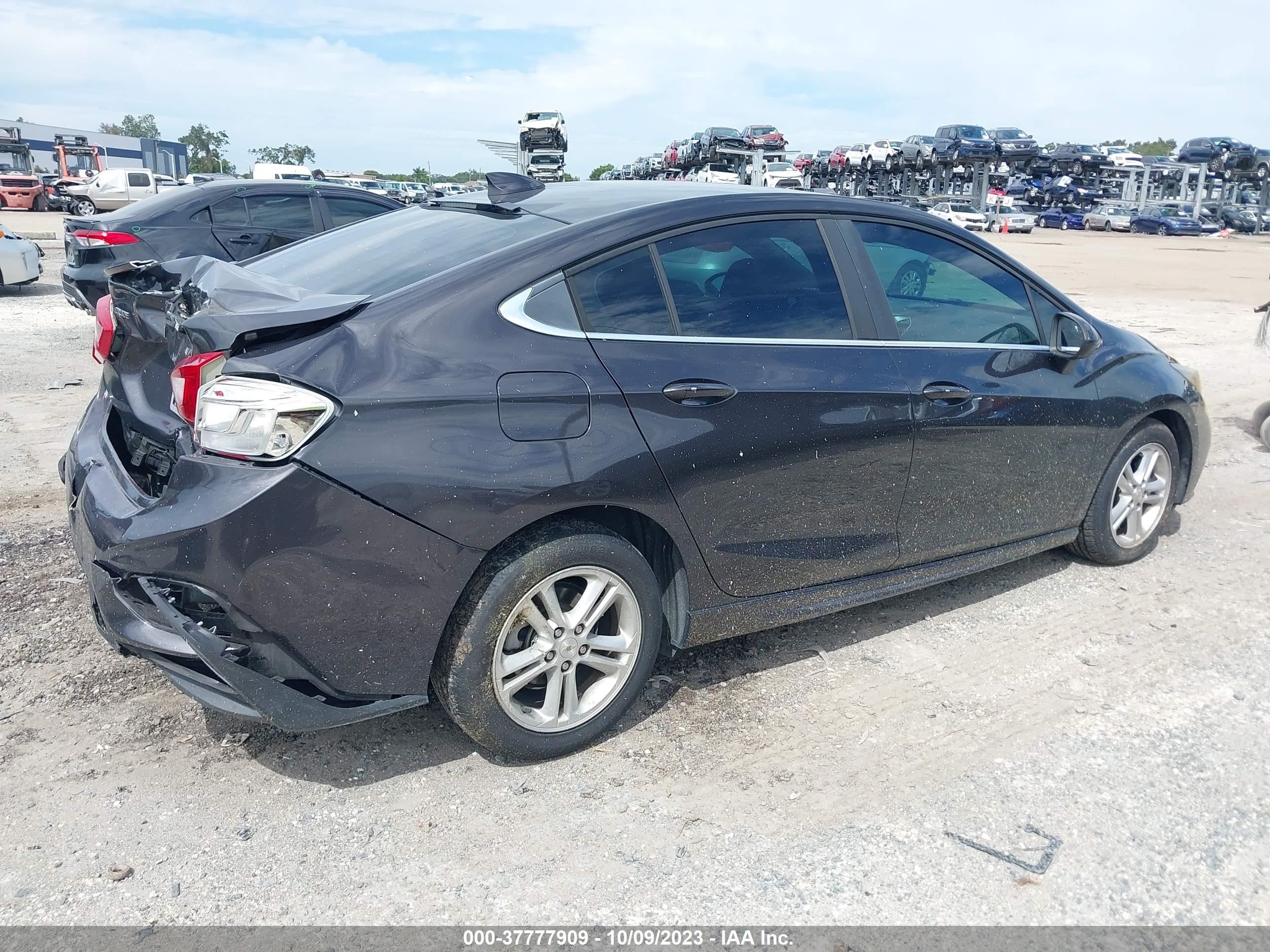 Photo 3 VIN: 1G1BE5SM8H7106666 - CHEVROLET CRUZE 