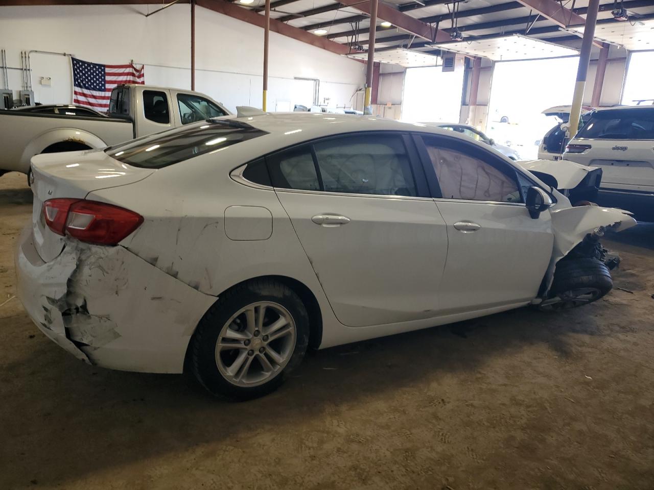 Photo 2 VIN: 1G1BE5SM8H7151168 - CHEVROLET CRUZE 