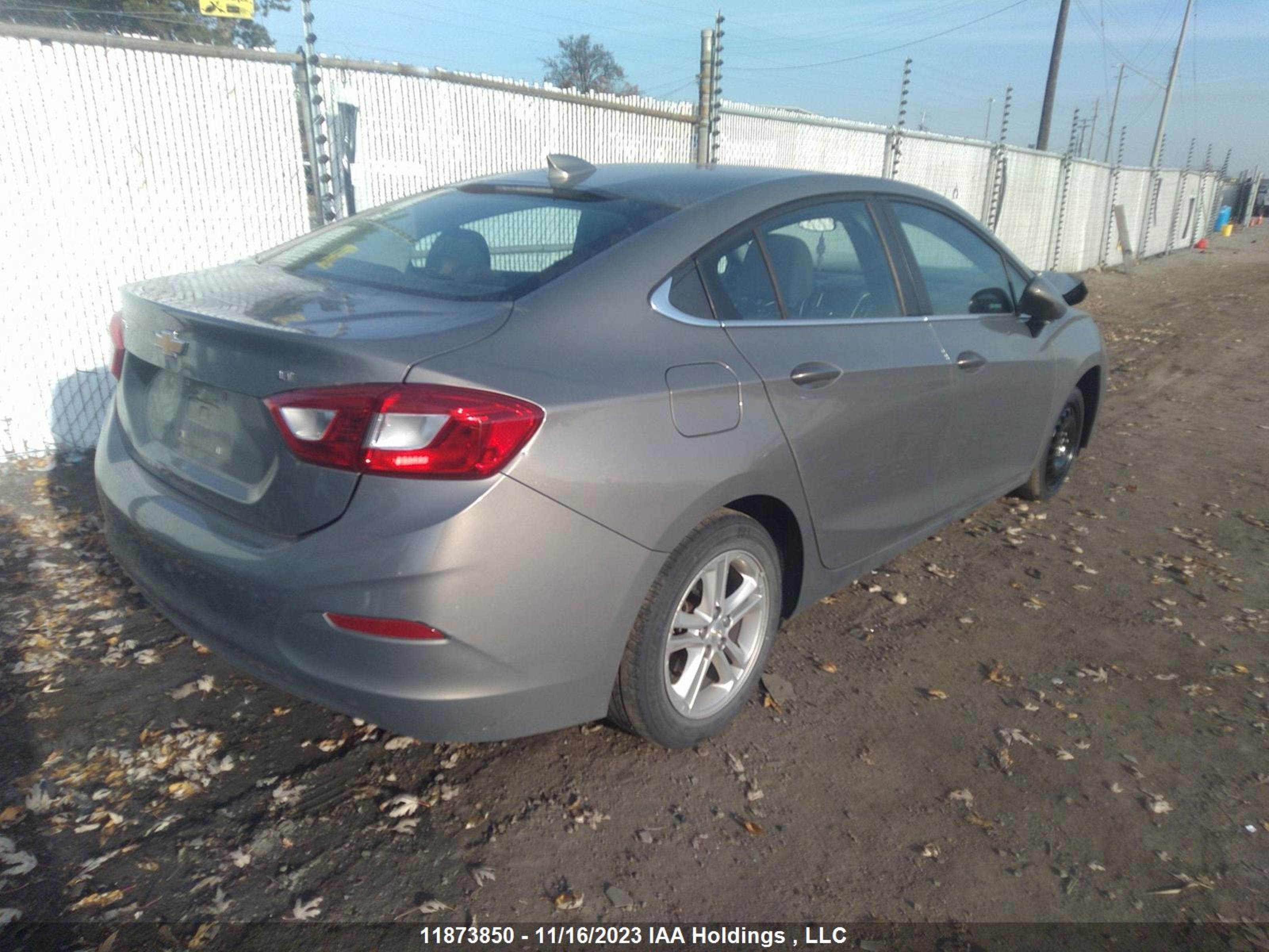 Photo 3 VIN: 1G1BE5SM8J7114479 - CHEVROLET CRUZE 