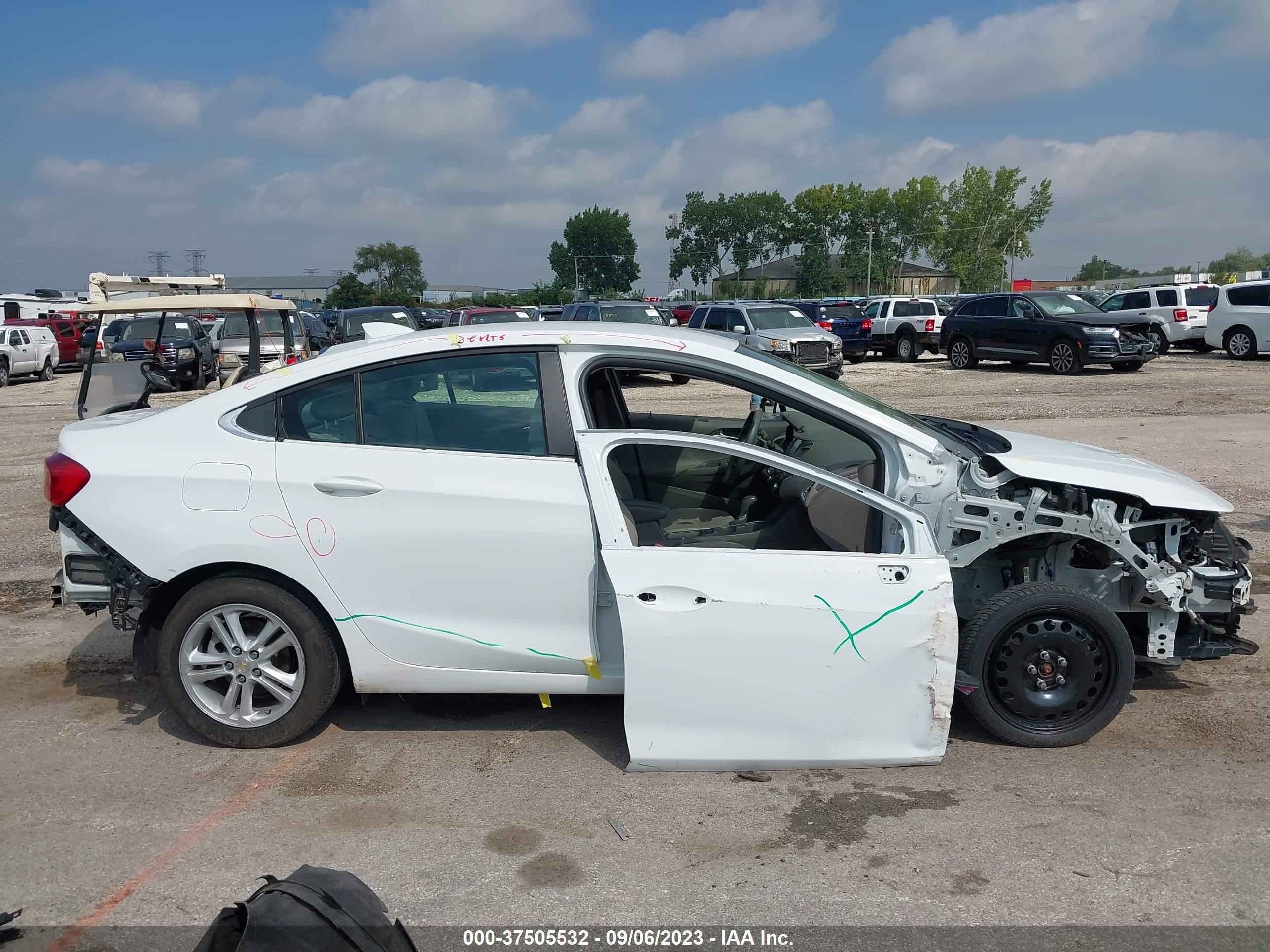 Photo 13 VIN: 1G1BE5SM8J7174648 - CHEVROLET CRUZE 