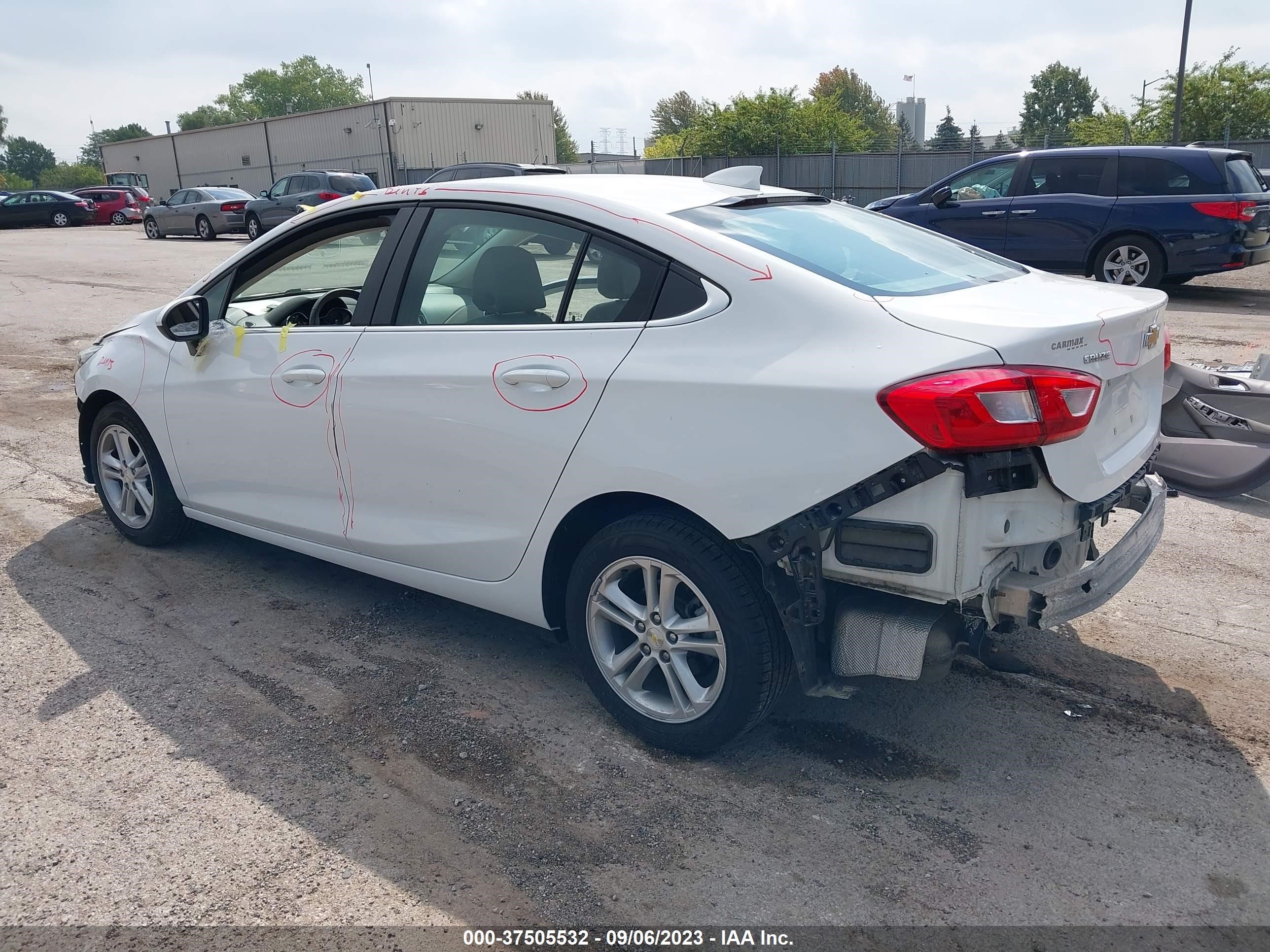 Photo 2 VIN: 1G1BE5SM8J7174648 - CHEVROLET CRUZE 