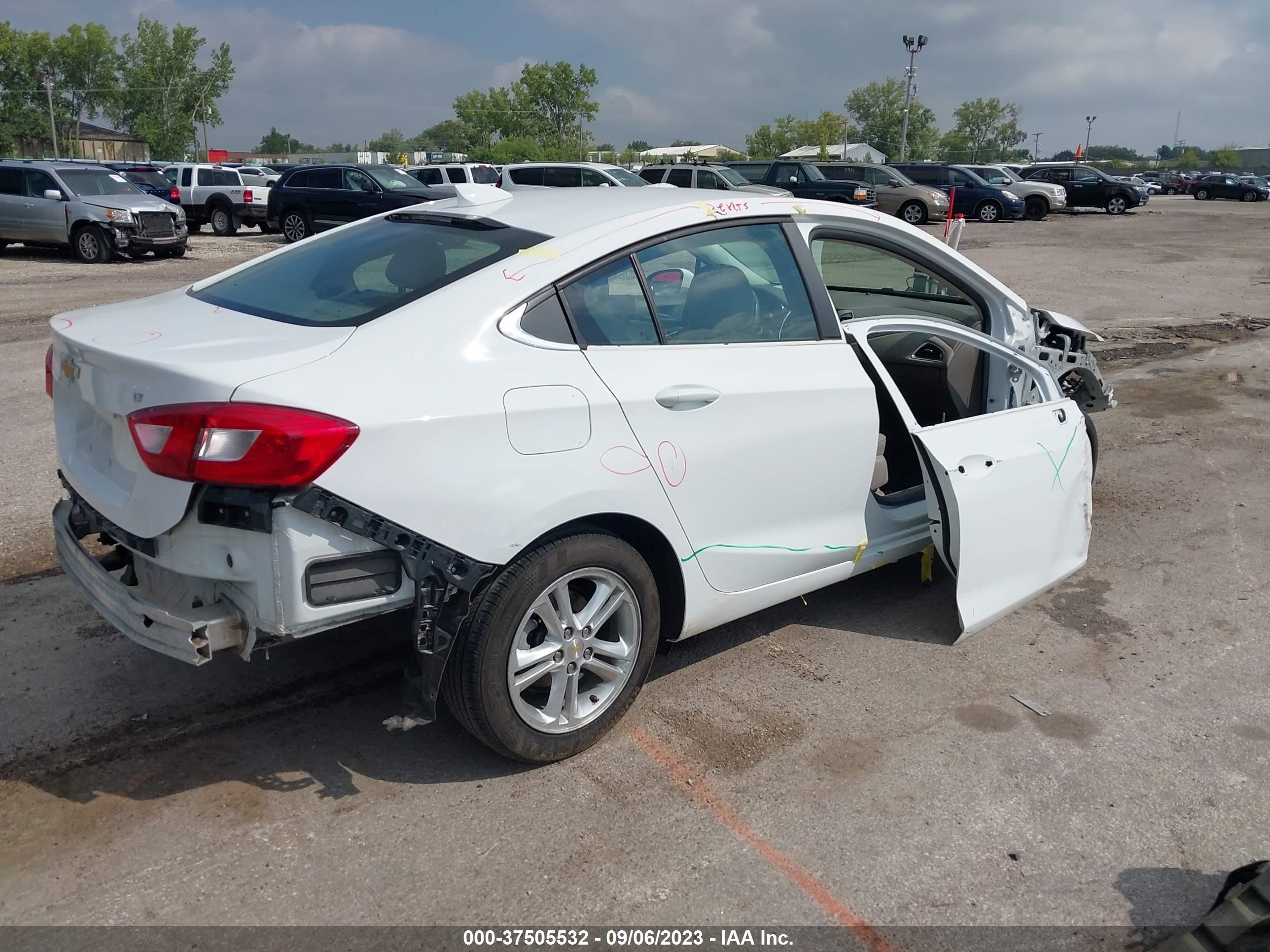 Photo 3 VIN: 1G1BE5SM8J7174648 - CHEVROLET CRUZE 