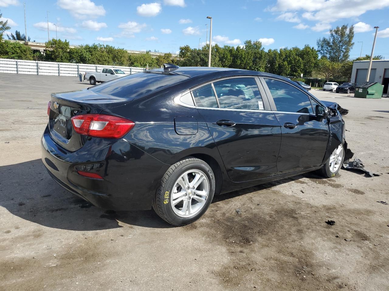 Photo 2 VIN: 1G1BE5SM9J7162833 - CHEVROLET CRUZE 