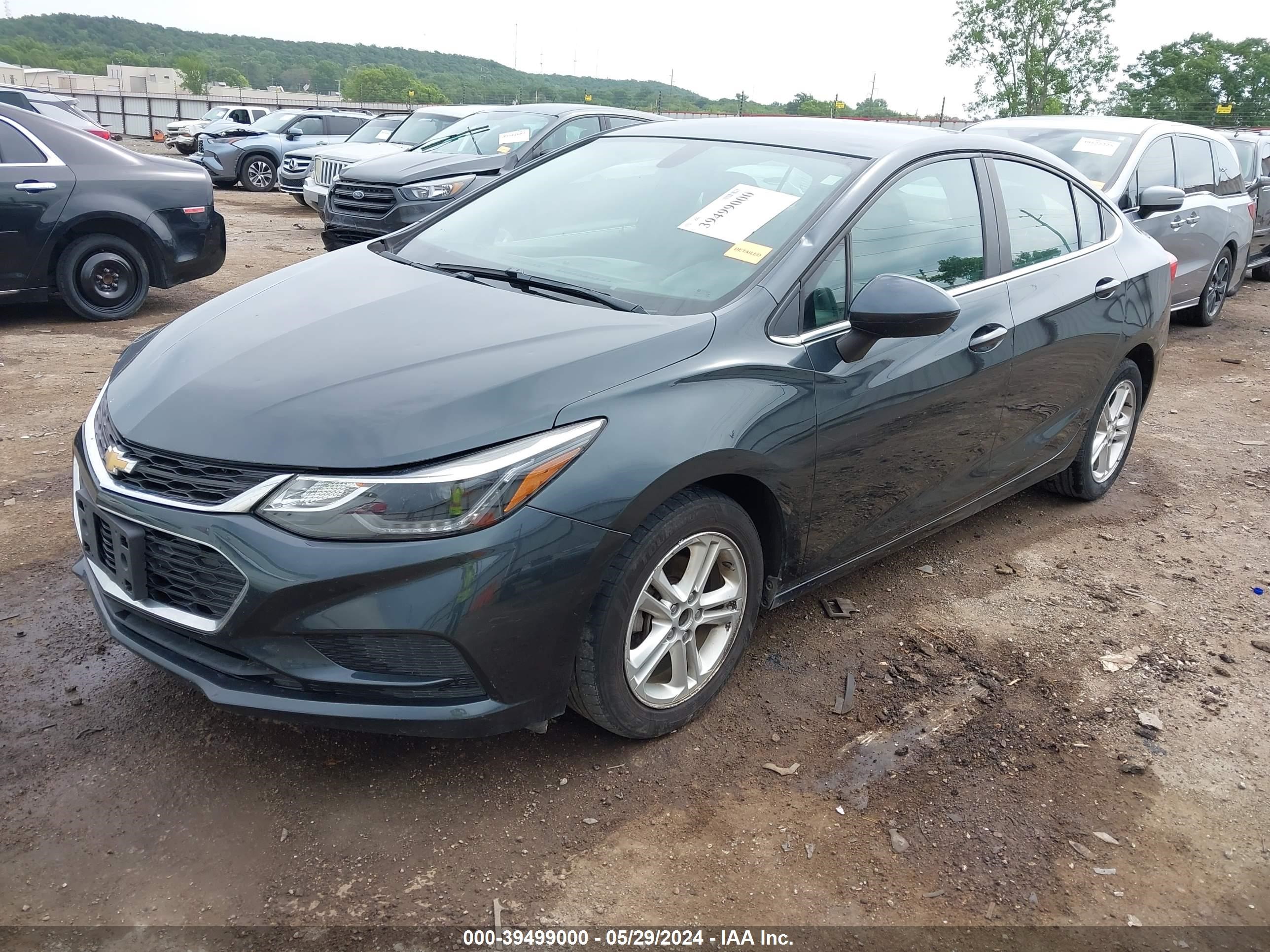 Photo 1 VIN: 1G1BE5SM9J7182824 - CHEVROLET CRUZE 