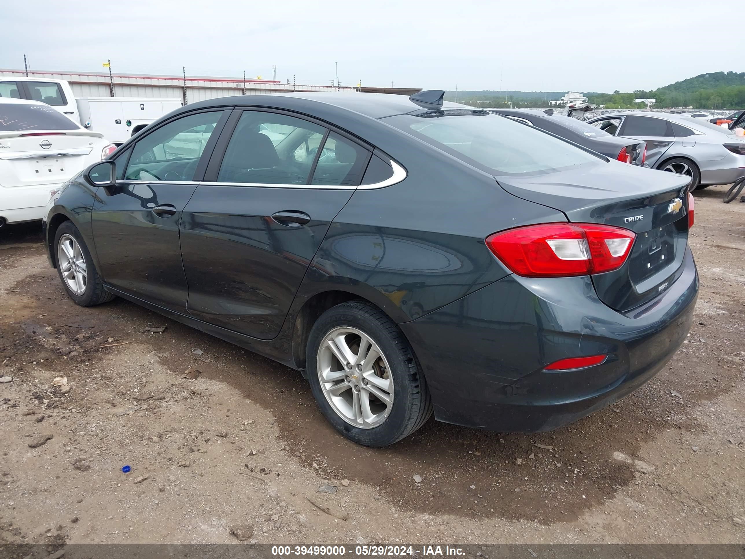 Photo 2 VIN: 1G1BE5SM9J7182824 - CHEVROLET CRUZE 