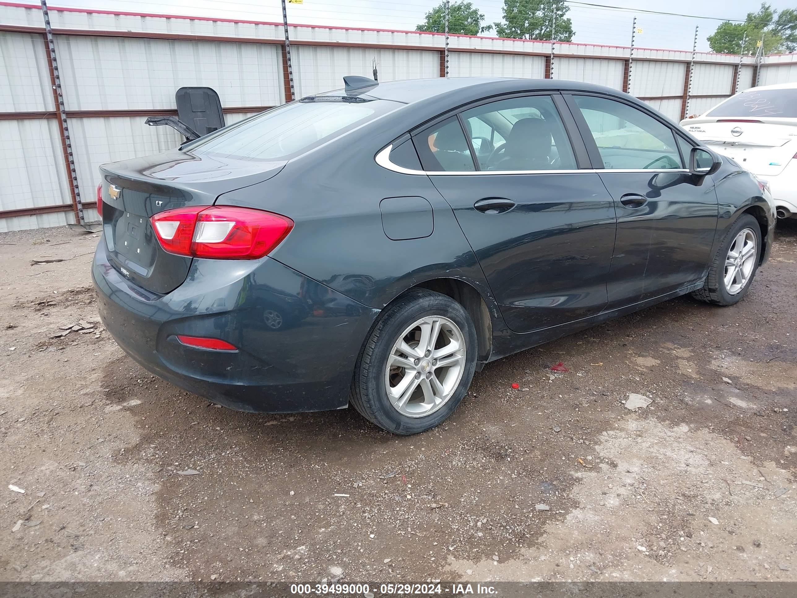 Photo 3 VIN: 1G1BE5SM9J7182824 - CHEVROLET CRUZE 