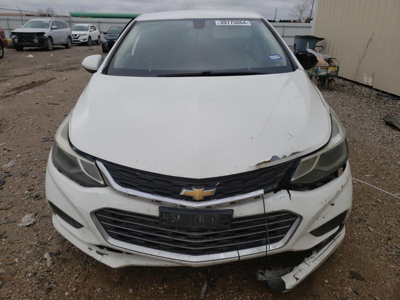 Photo 4 VIN: 1G1BE5SMXH7181028 - CHEVROLET CRUZE 