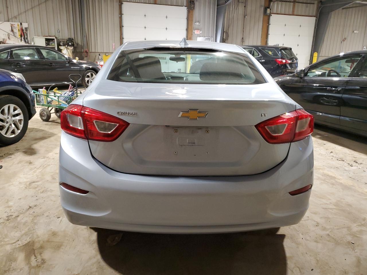 Photo 5 VIN: 1G1BE5SMXH7267908 - CHEVROLET CRUZE 