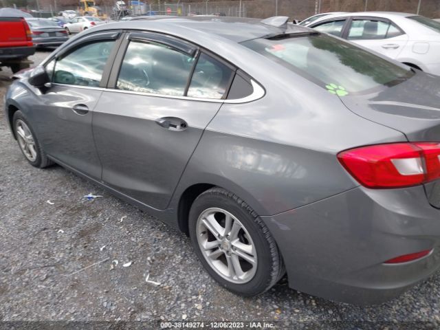 Photo 2 VIN: 1G1BE5SMXJ7138069 - CHEVROLET CRUZE 