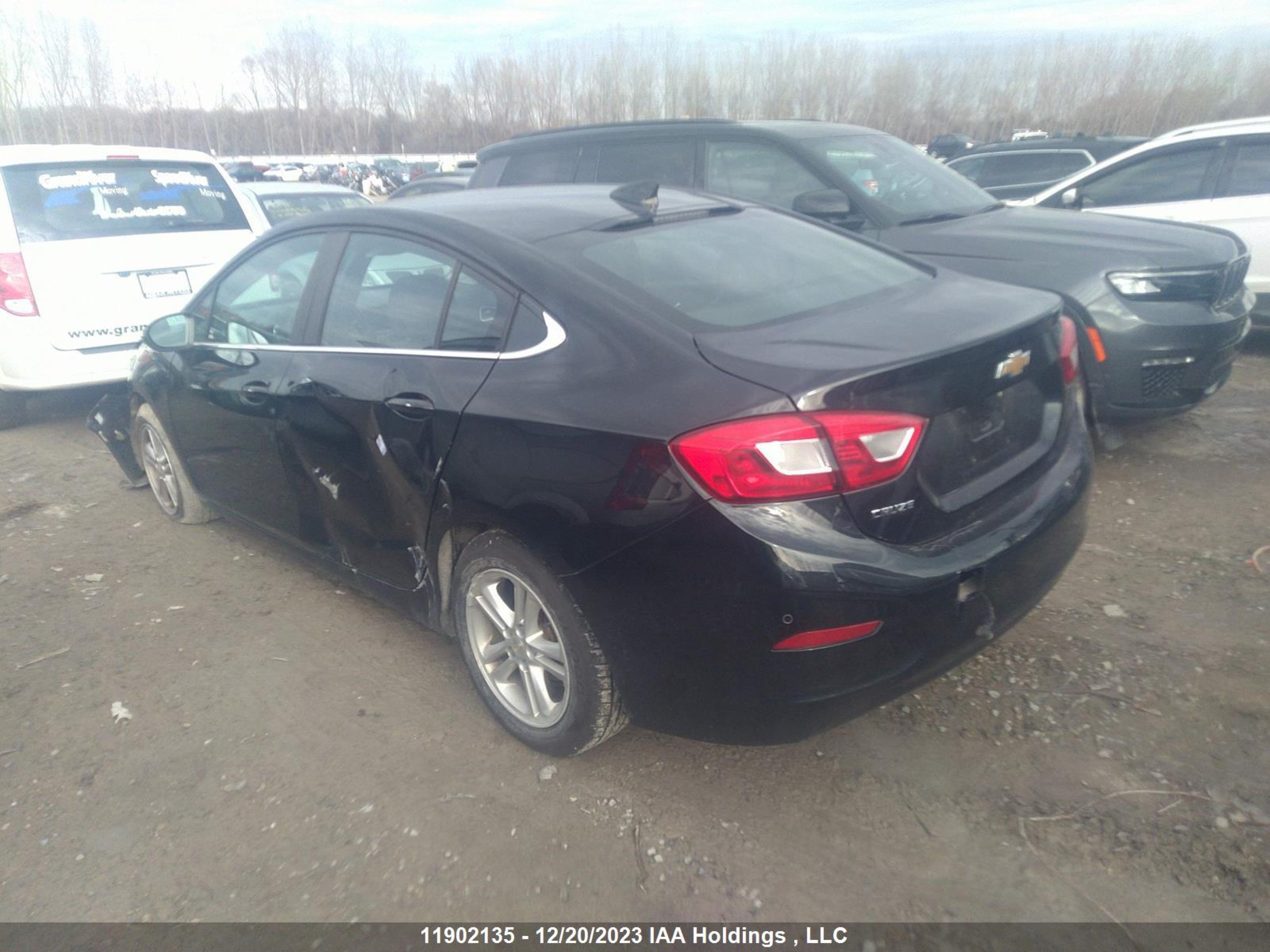 Photo 2 VIN: 1G1BE5SMXJ7138797 - CHEVROLET CRUZE 