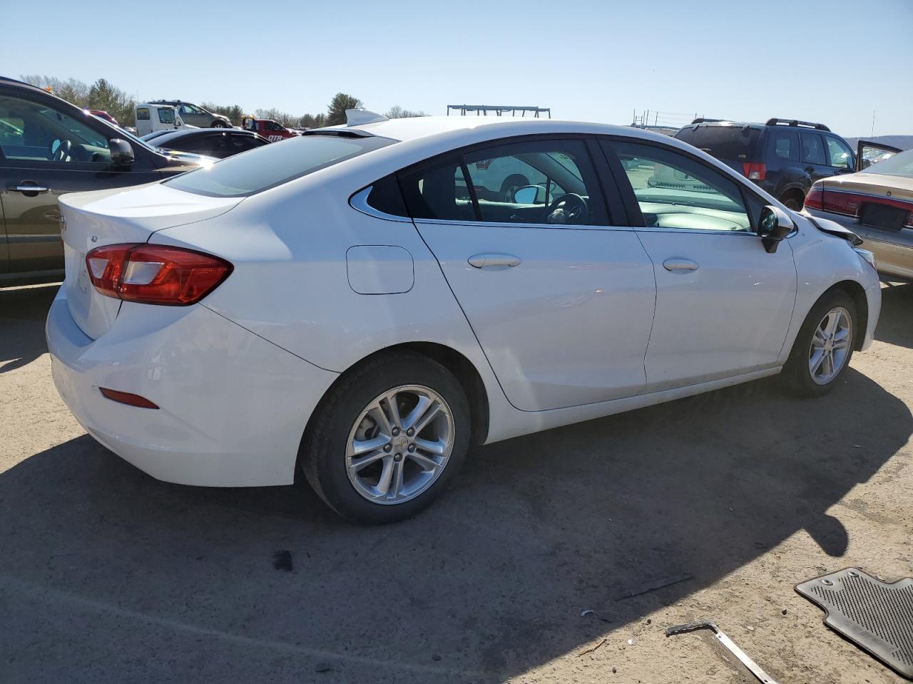 Photo 2 VIN: 1G1BE5SMXJ7171041 - CHEVROLET CRUZE 